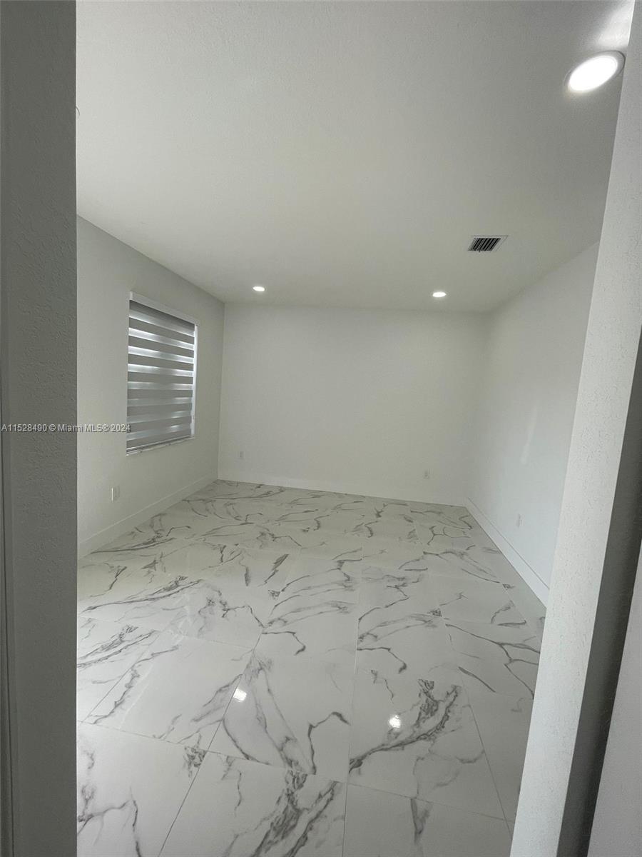 PINE ISLE - Residential Lease