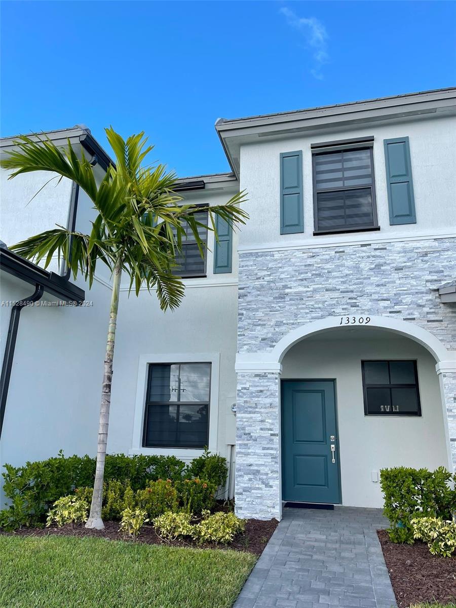Spectacular 3/2 unit, in a gated and secure community, this unit has all ceramic and wood tile throughout,upgraded kitchen cabinets, washer and dryer in unit, central air, dishwasher, oven microwave, remodeled patio great for family Sundays. The clubhouse will have an exercise room, playground swimming pool and more. Great community, residential area close to restaurants, shopping, Amazon main distribution center, 2 min from Turnpike. Available March 1,2024
Full background check, credit report, and Income verification required.