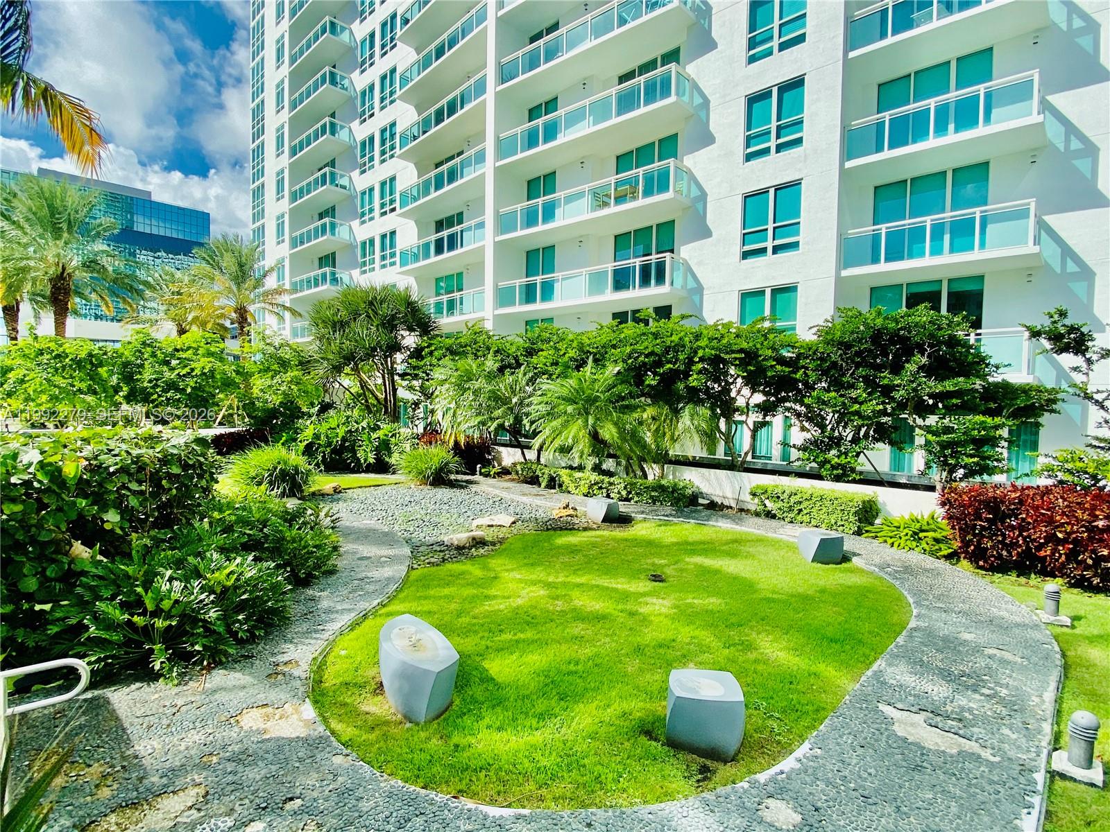 THE PLAZA 851 BRICKELL CO - Residential