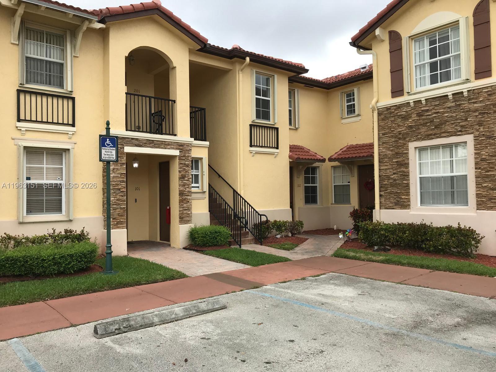 VILLAS AT CARMEL CONDO NO - Residential