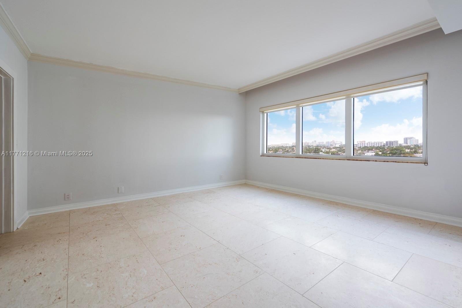 FOUR SEASONS CONDO - Residential