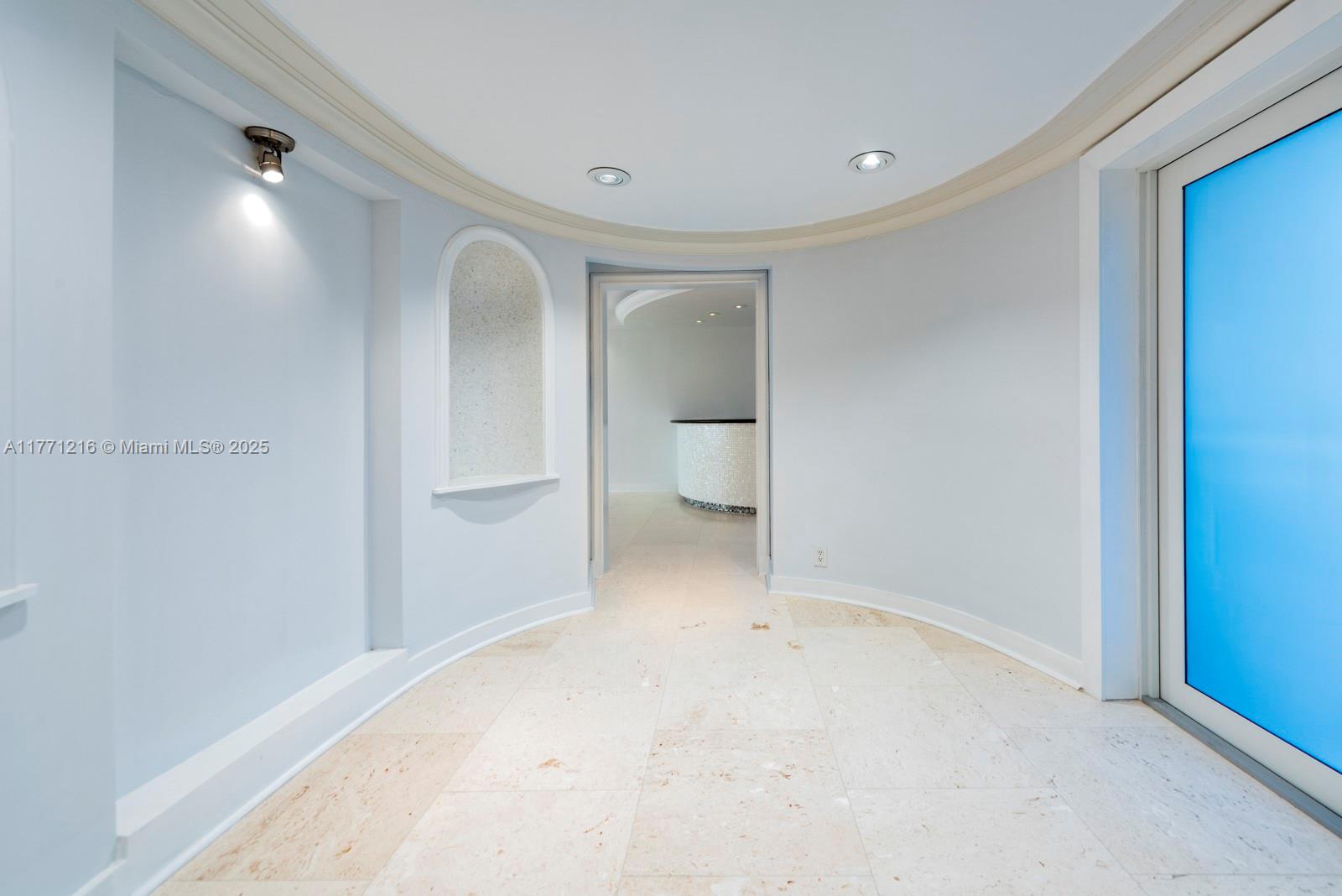 FOUR SEASONS CONDO - Residential