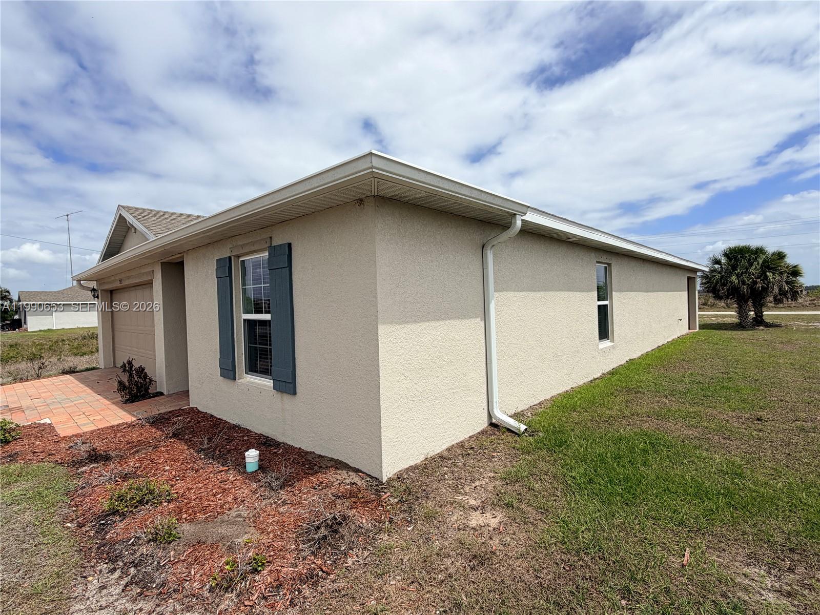PORT LaBELLE UNIT 12 - Residential Lease