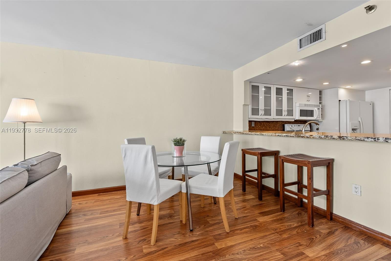 Discover the perfect 1-bedroom unit in Miami’s Art and Entertainment District, offering stunning views of Biscayne Bay from every room. This unit is designed for modern living, with a gourmet kitchen featuring gleaming granite countertops and ample space for meal preparation. The large walk-in closet offers generous storage for all your essentials. Located in a highly sought-after neighborhood, you’ll have everything you need just steps away—from premier dining and shopping to world-class cultural experiences and entertainment, making this the ultimate urban retreat.