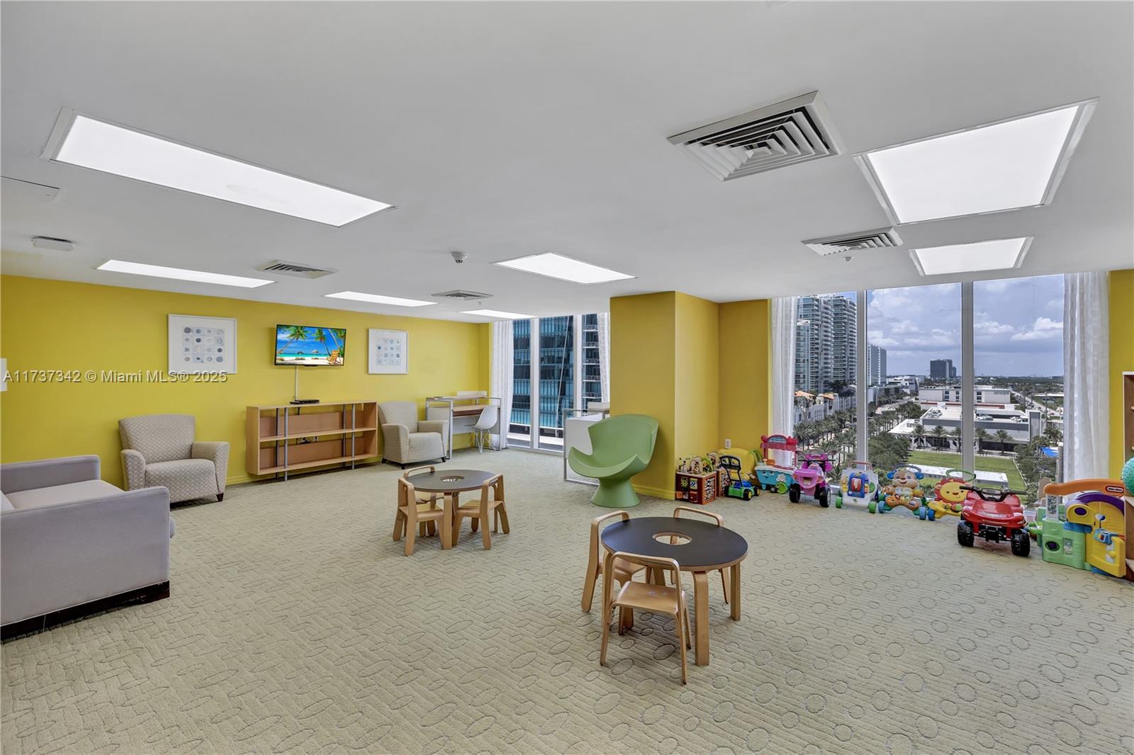 LA PERLA CONDO - Residential Lease