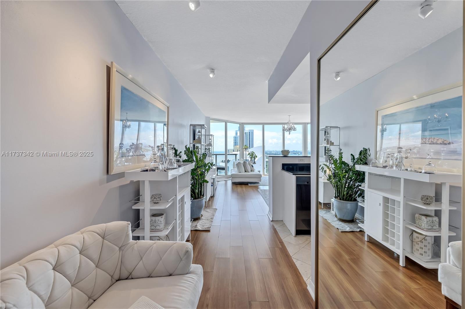 LA PERLA CONDO - Residential Lease