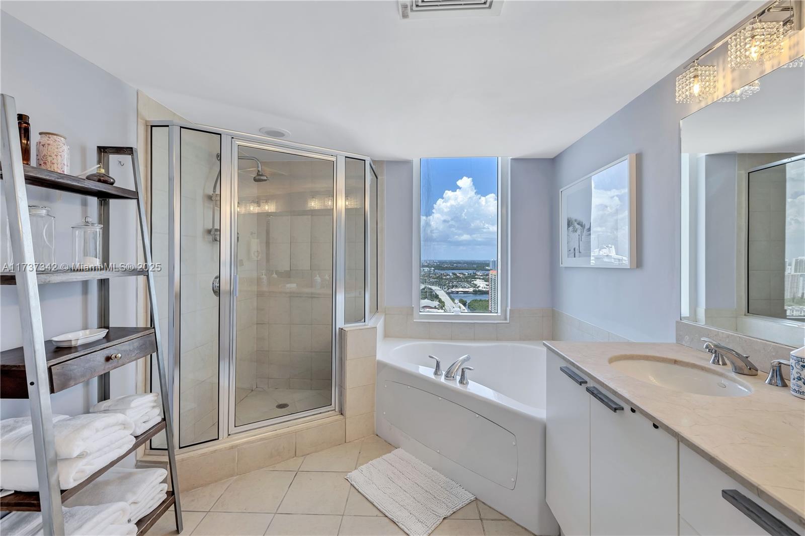 LA PERLA CONDO - Residential Lease