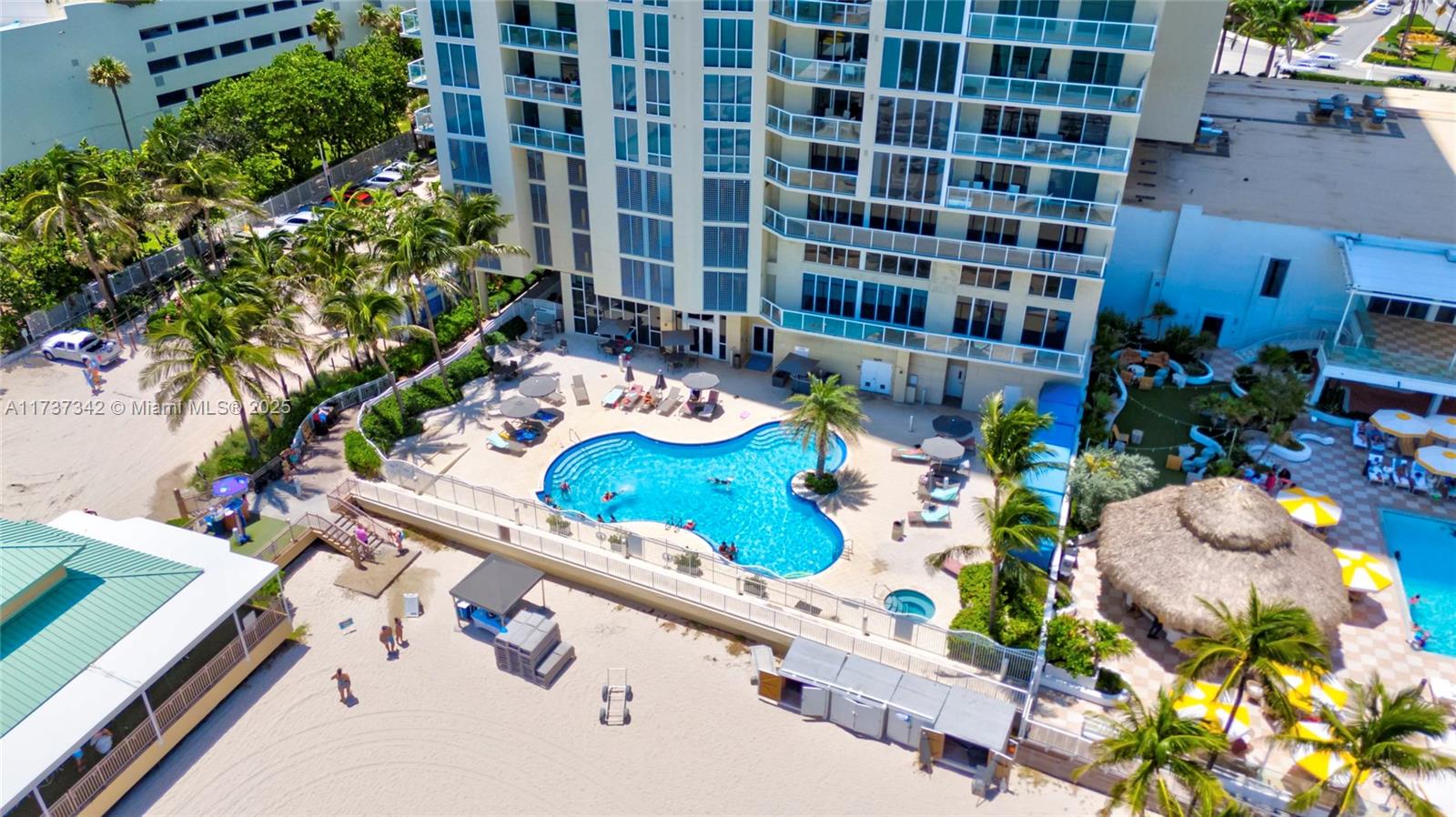 LA PERLA CONDO - Residential Lease
