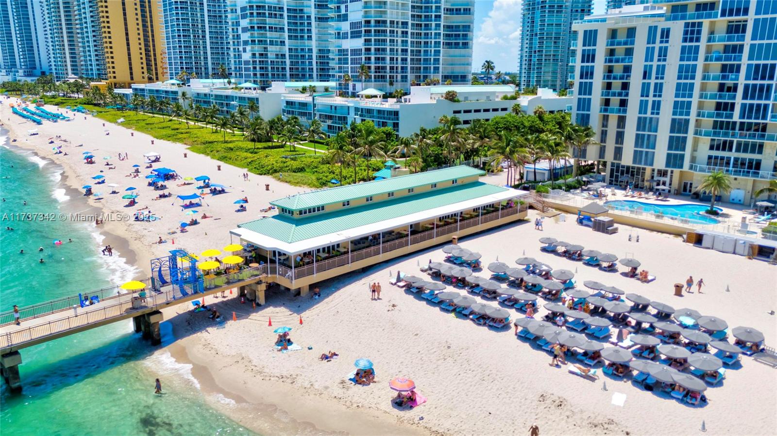 LA PERLA CONDO - Residential Lease