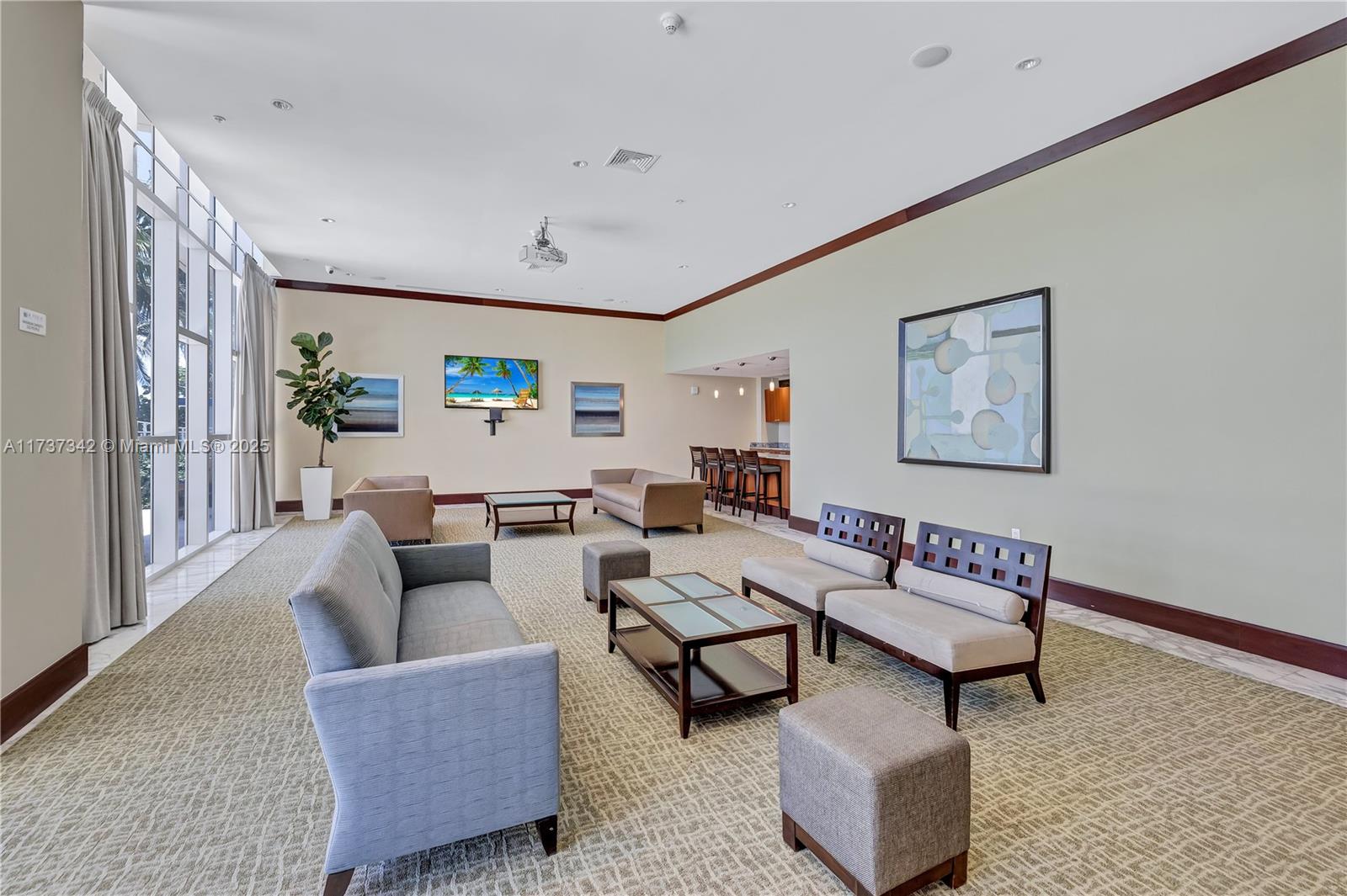 LA PERLA CONDO - Residential Lease