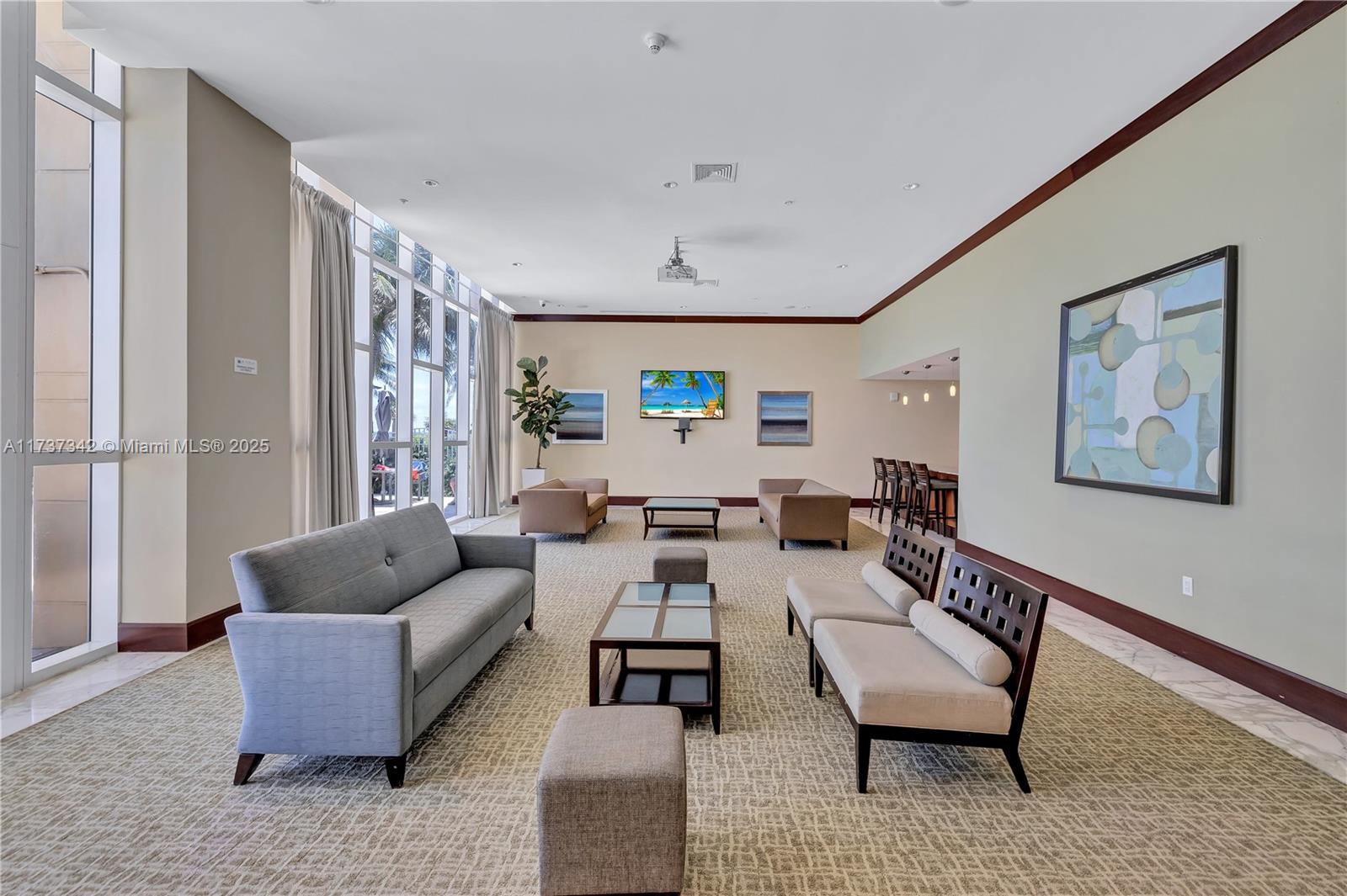 LA PERLA CONDO - Residential Lease