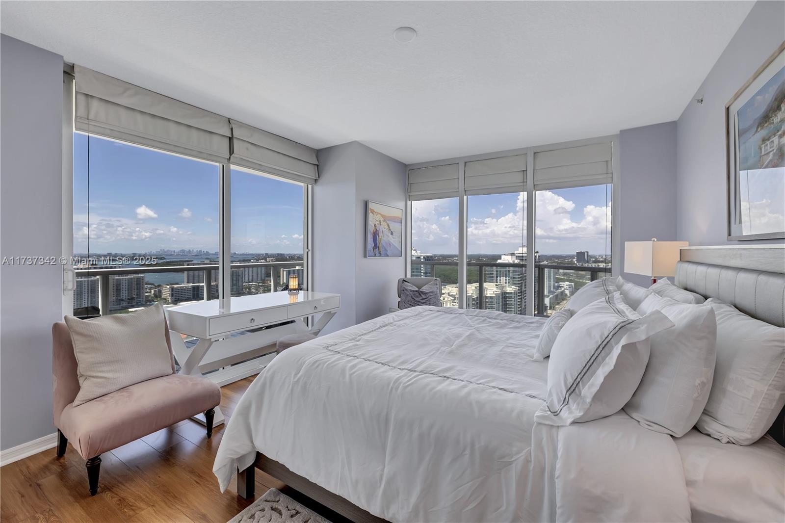 LA PERLA CONDO - Residential Lease