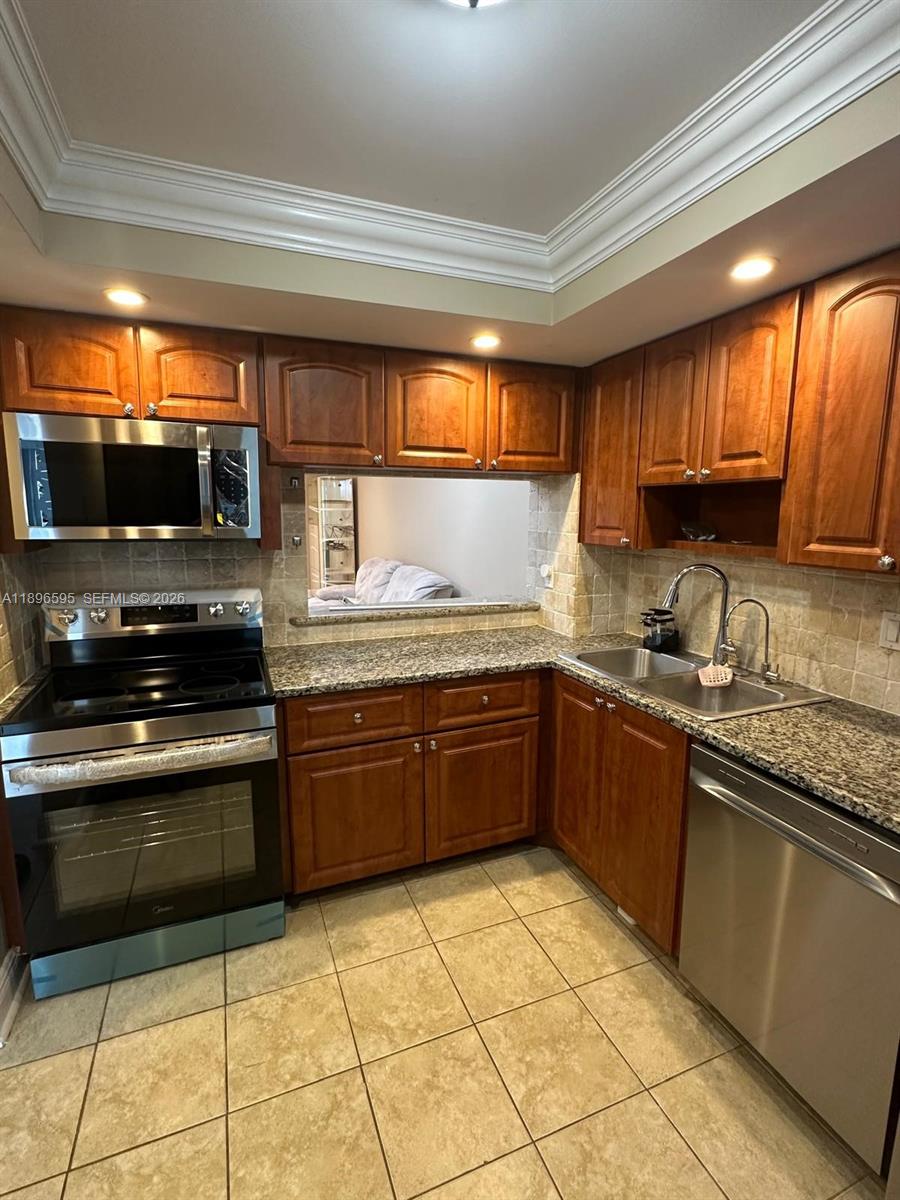 SANDALFOOT SOUTH ONE COND - Residential