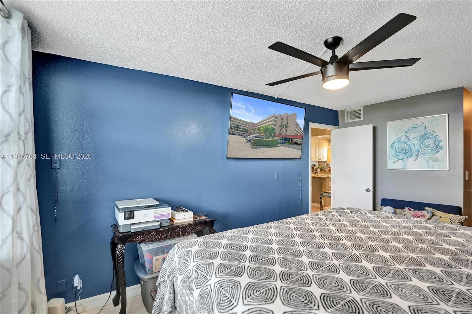 HOLLYBROOK GOLF AND - Residential