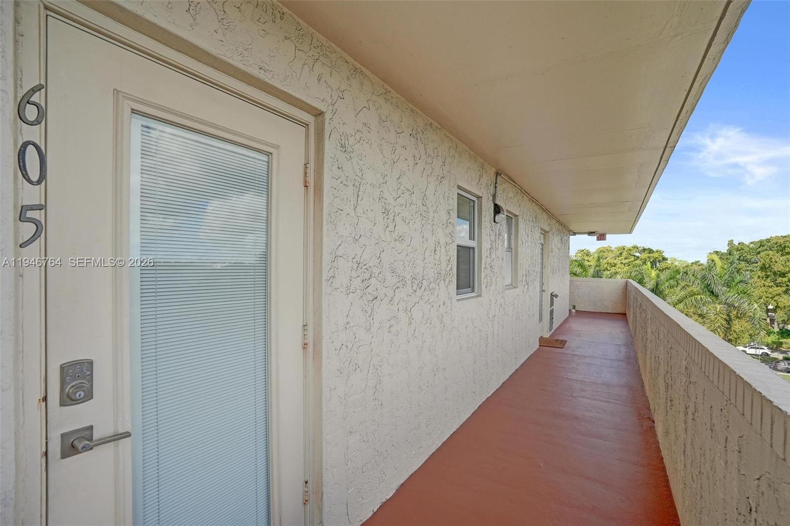 HOLLYBROOK GOLF AND - Residential