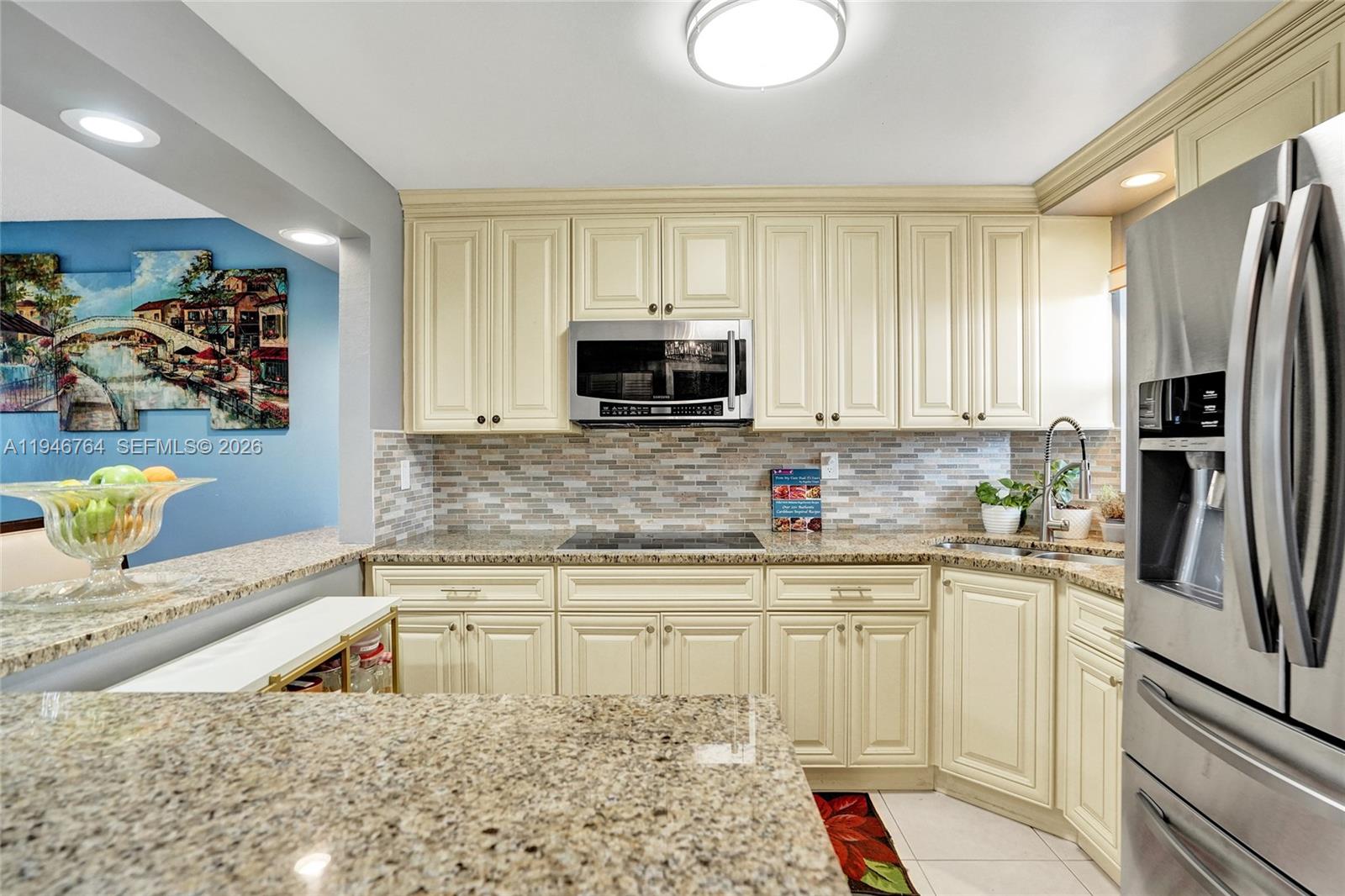 HOLLYBROOK GOLF AND - Residential