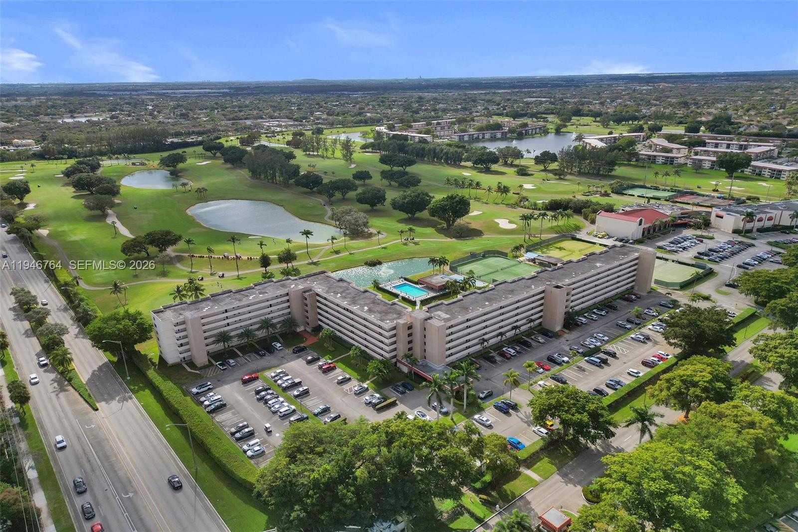 HOLLYBROOK GOLF AND - Residential