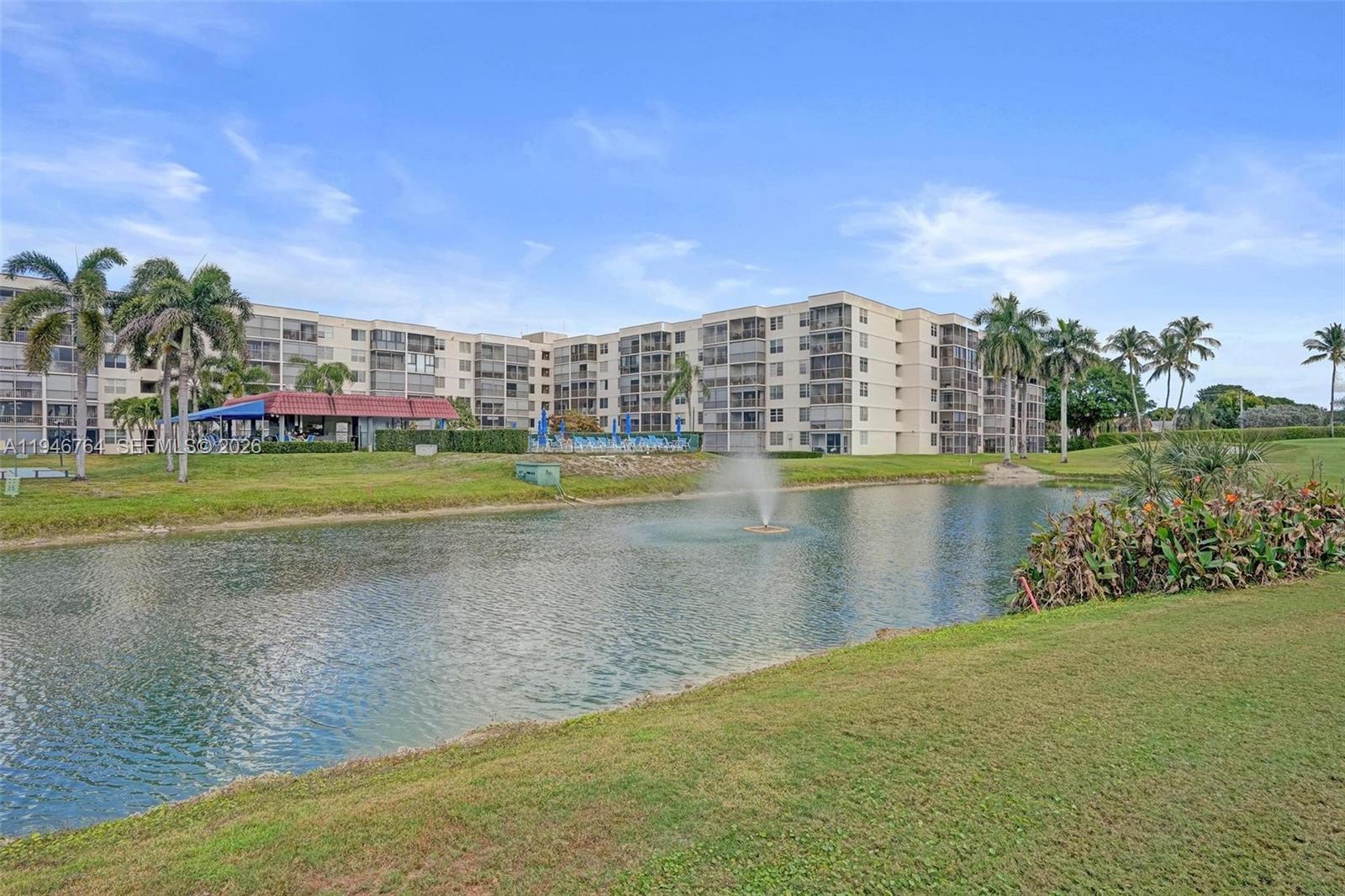 HOLLYBROOK GOLF AND - Residential
