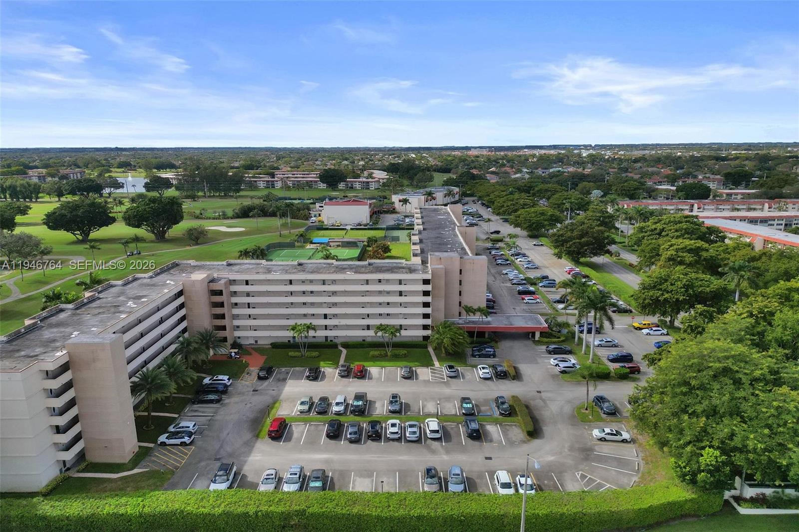 HOLLYBROOK GOLF AND - Residential