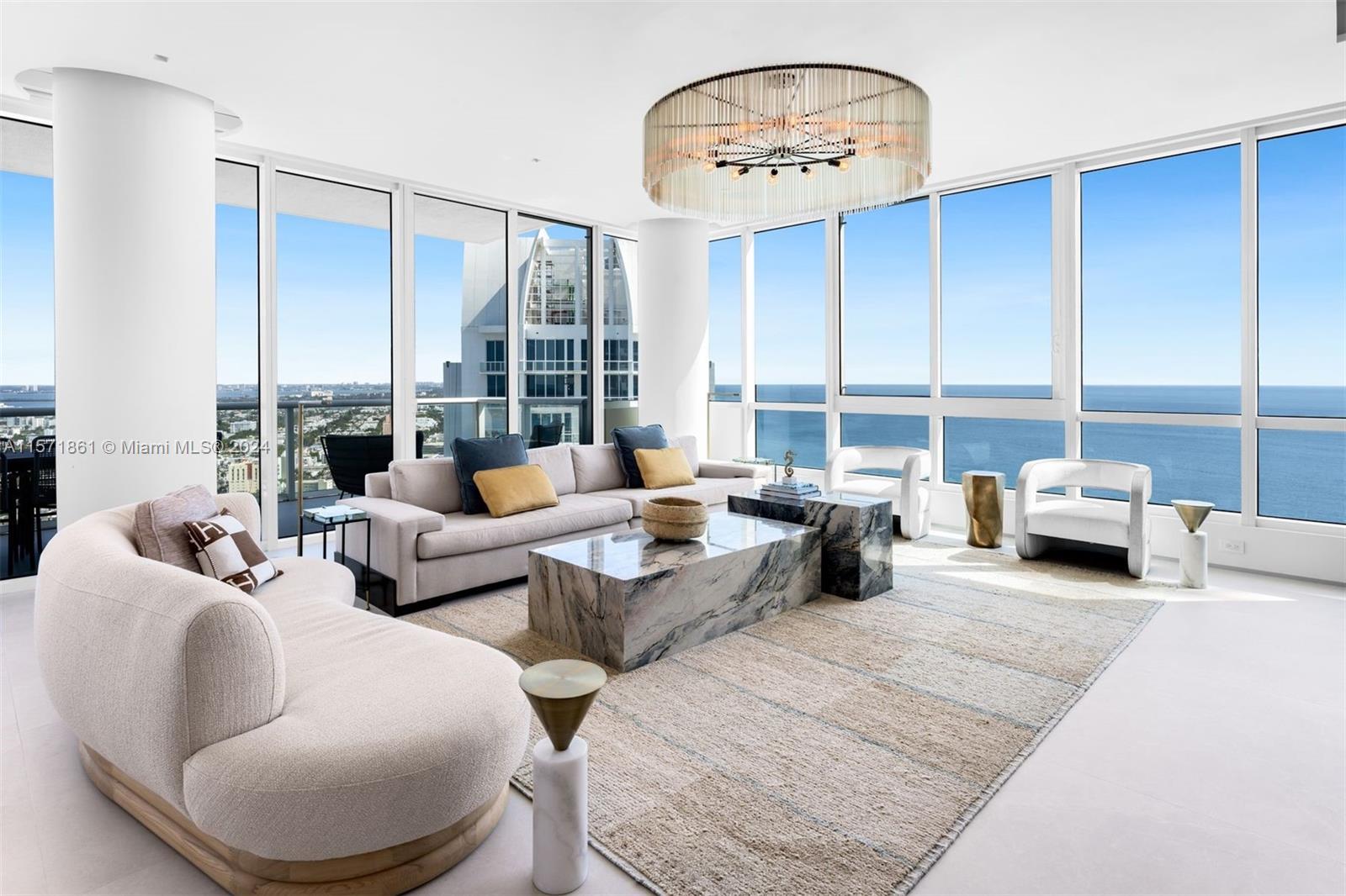 CONTINUUM ON SOUTH BEACH - Residential