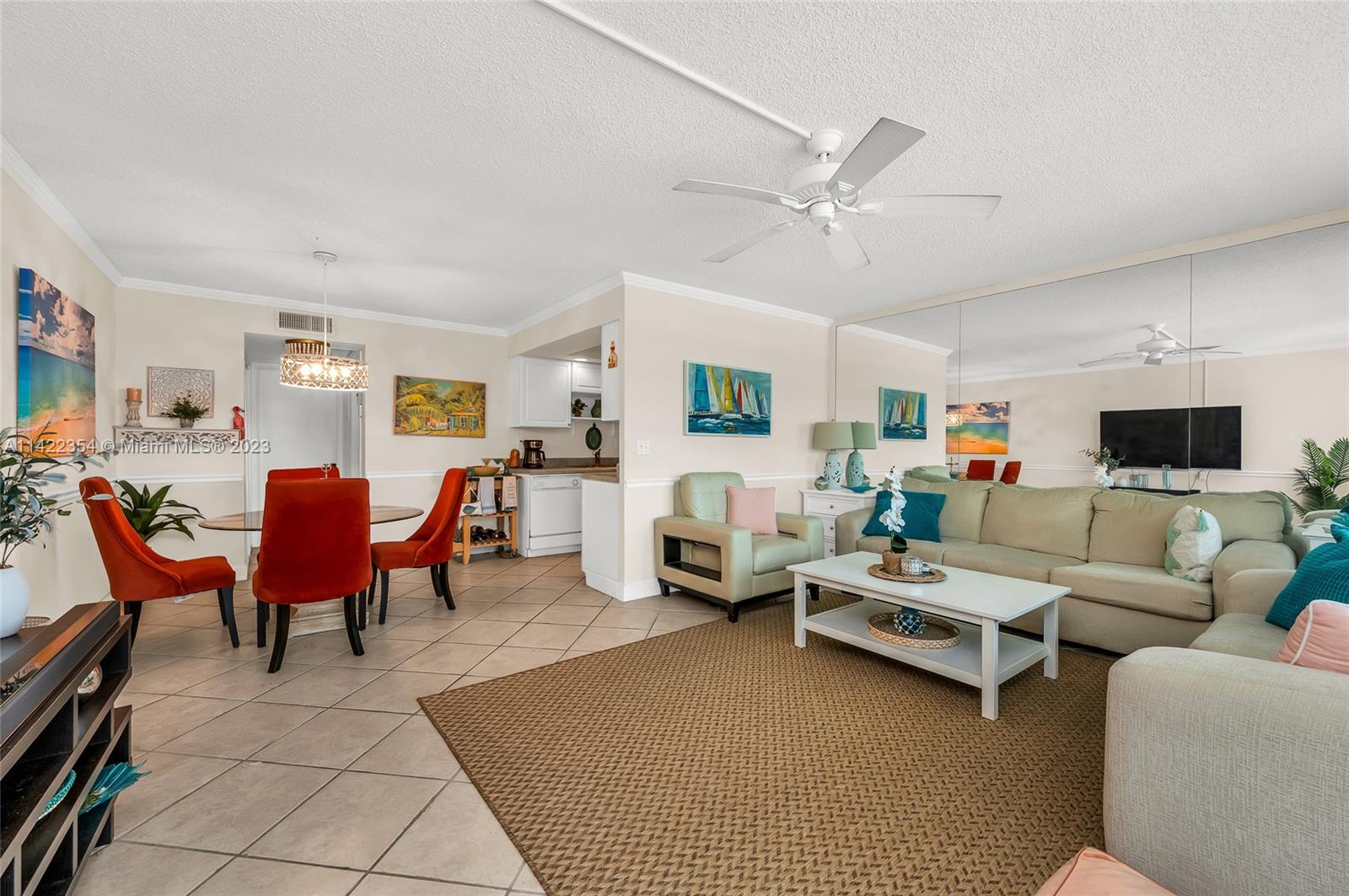 HARWOOD E CONDO - Residential