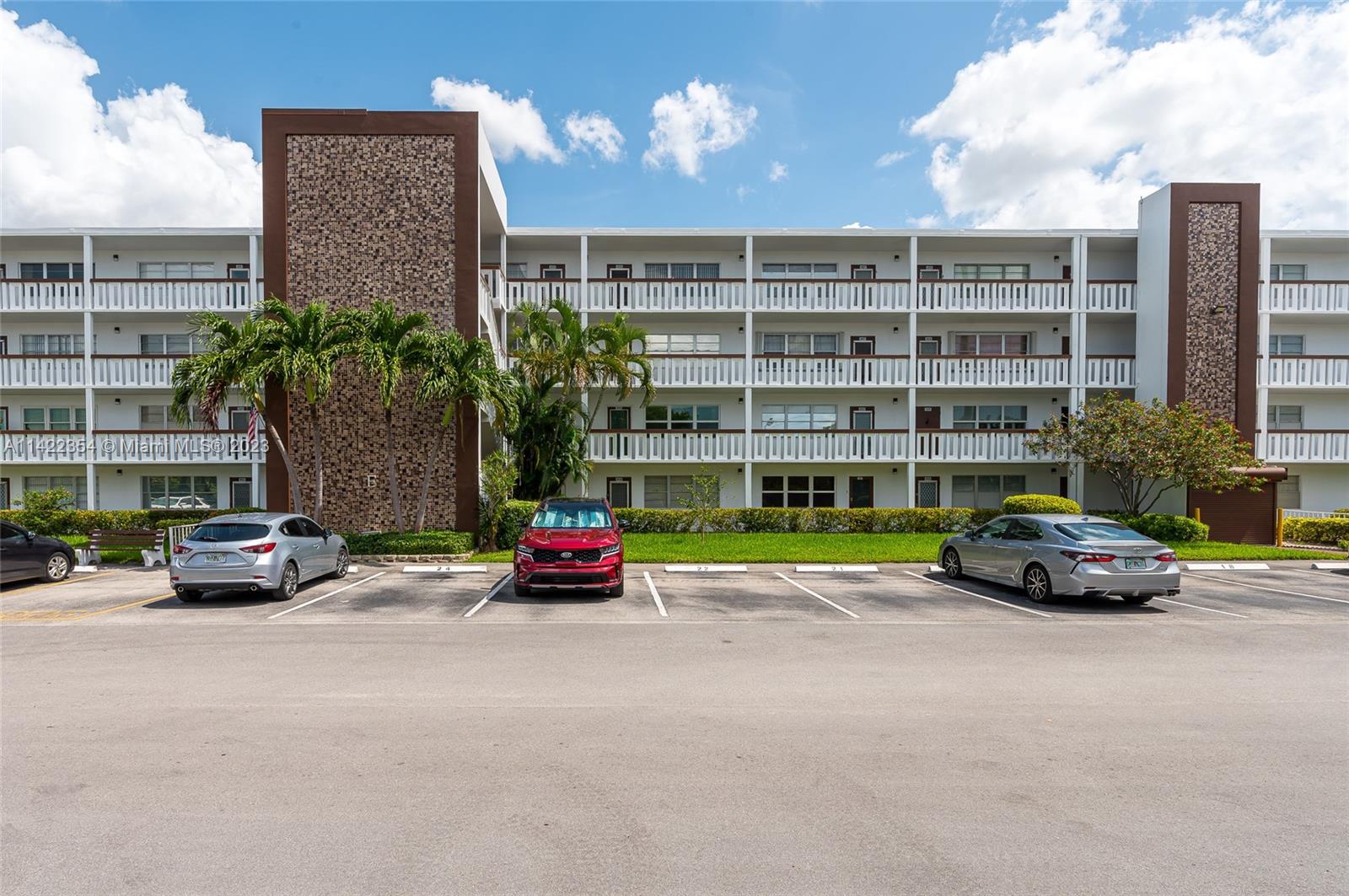 HARWOOD E CONDO - Residential