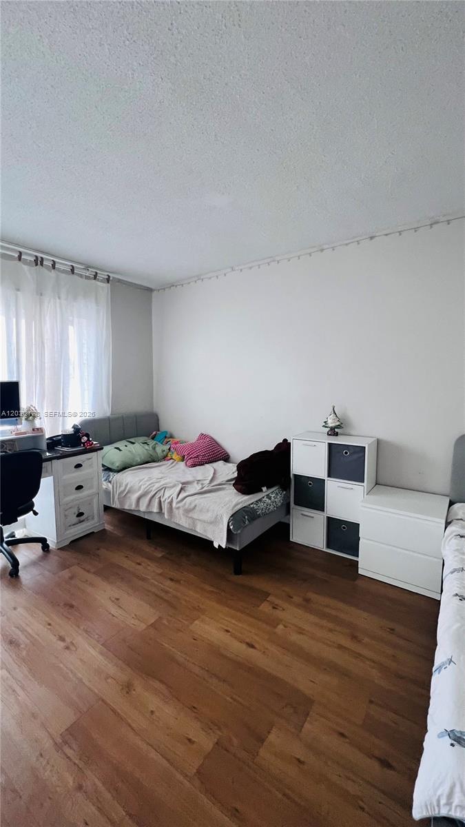 LSOLEI AT HALLANDALE BEAC - Residential Lease