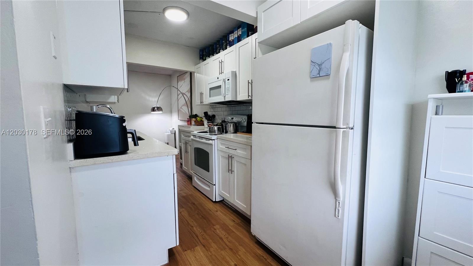 LSOLEI AT HALLANDALE BEAC - Residential Lease