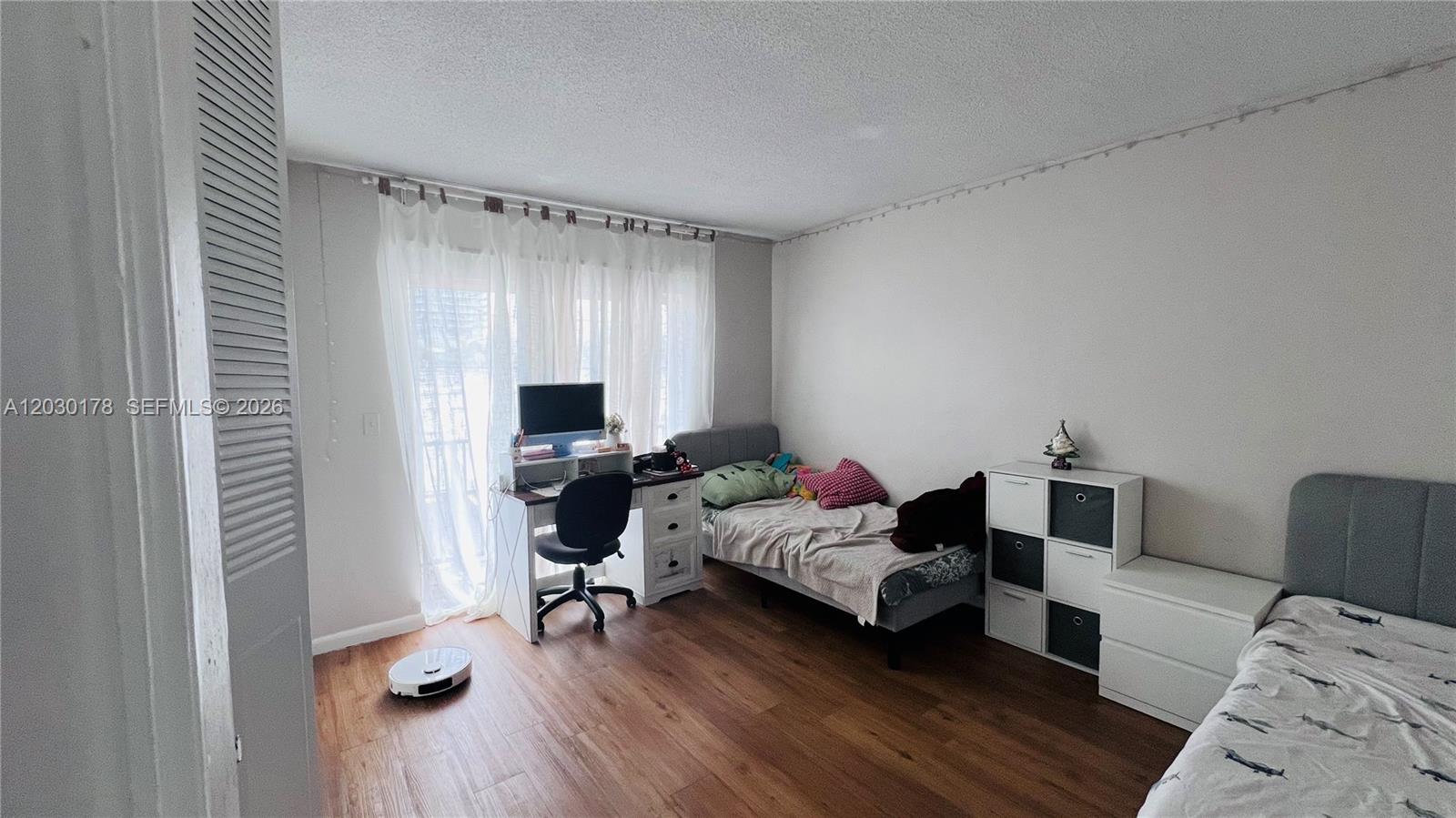 LSOLEI AT HALLANDALE BEAC - Residential Lease