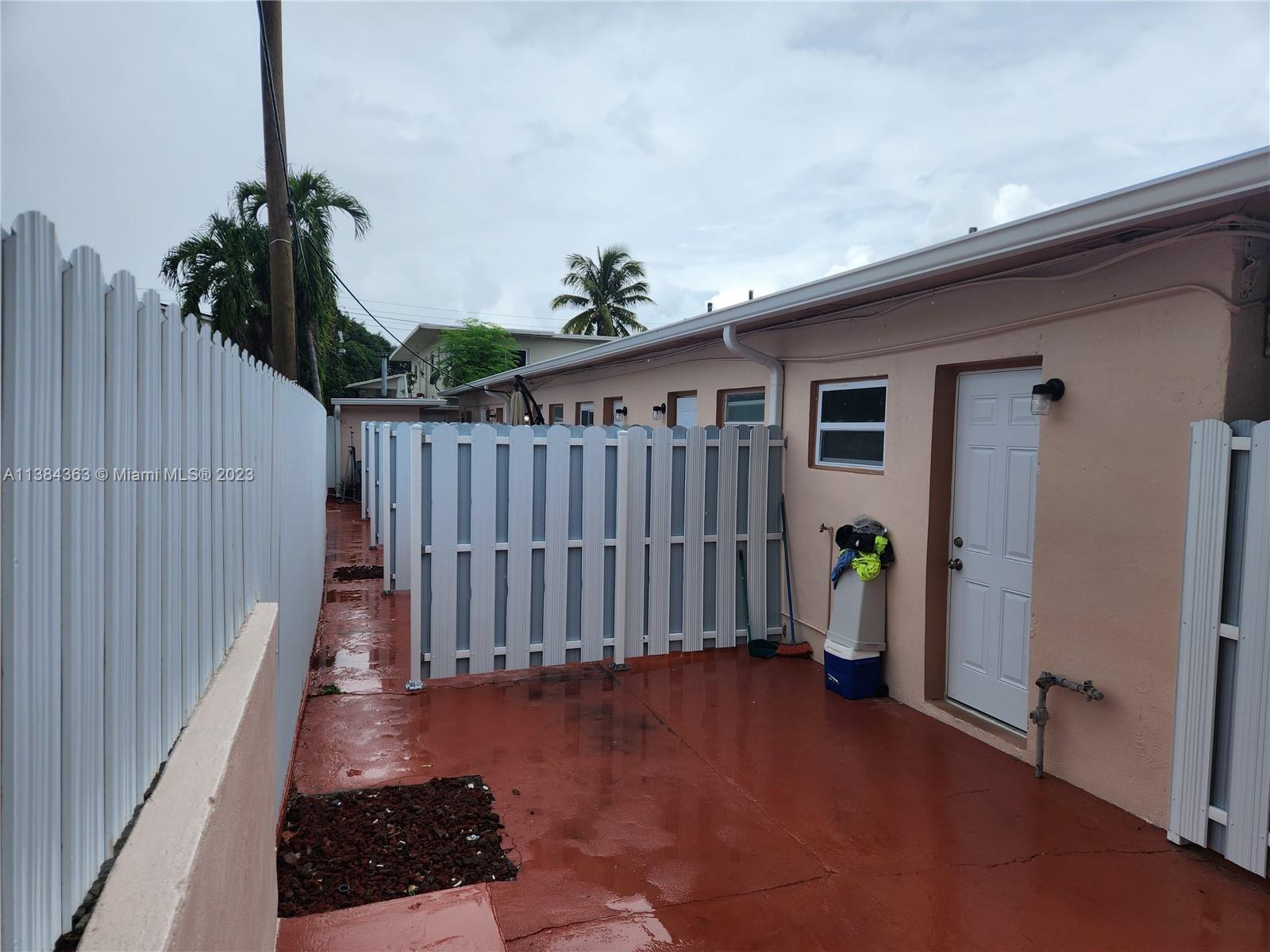 LAWRENCE ESTATES LAND COS - Residential Lease