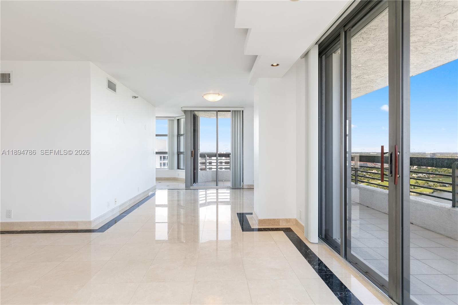 MYSTIC POINTE TOWER 600 C - Residential