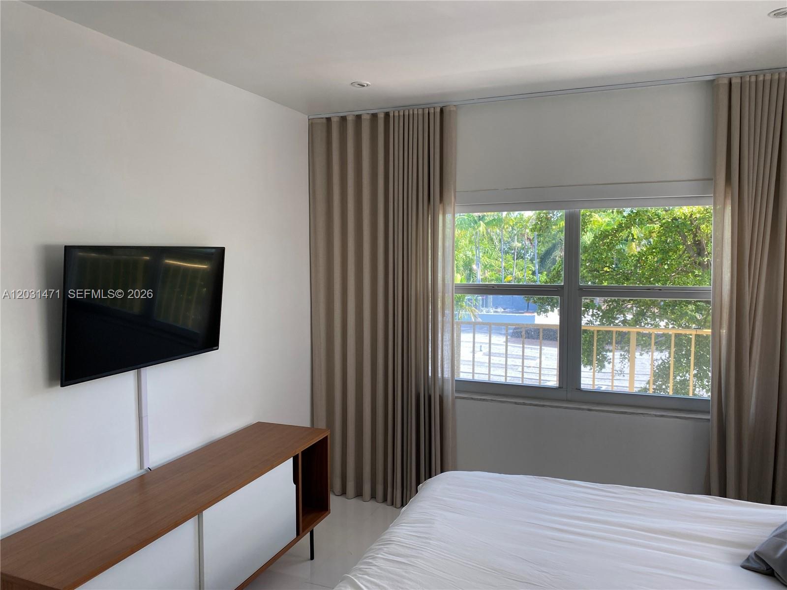 MERIDIAN HOUSE CONDO - Residential Lease