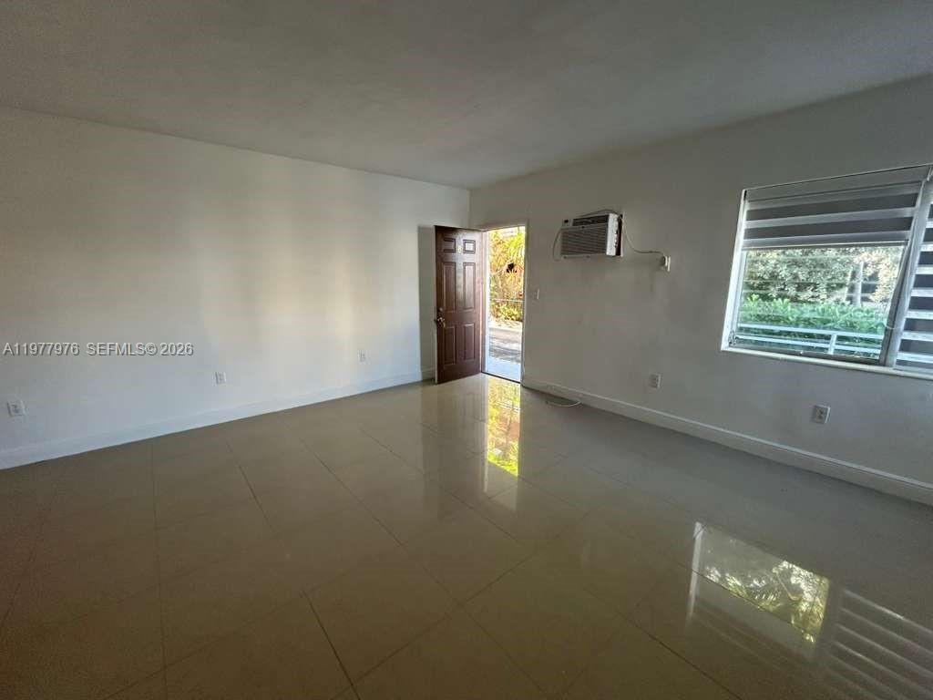 BISCAYNE BCH SUB - Residential Lease