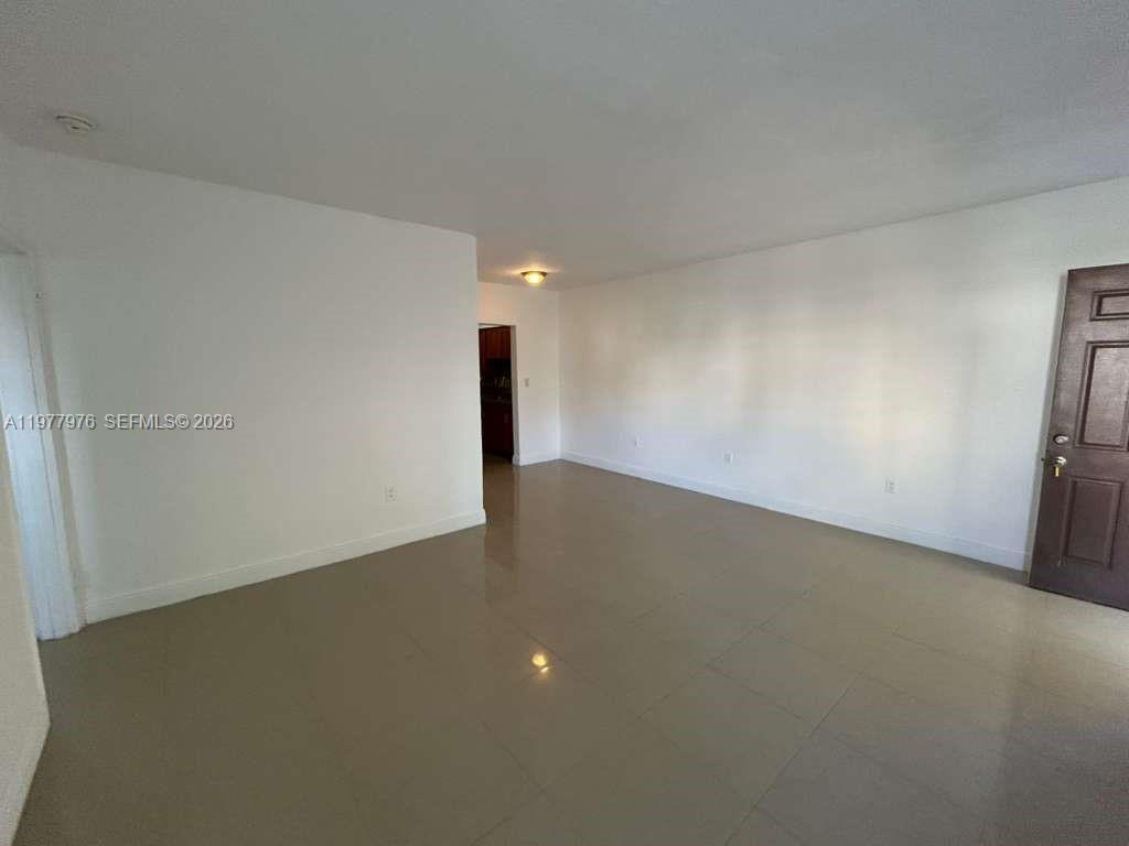 BISCAYNE BCH SUB - Residential Lease