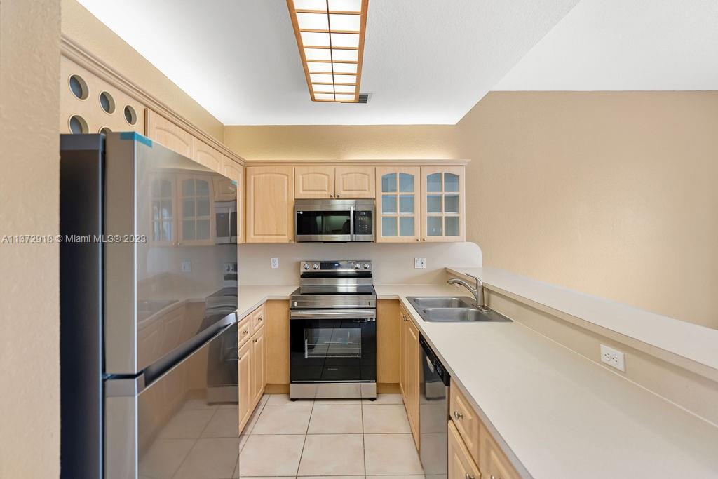 ANCHORAGE AT MIAMI LAKES - Residential Lease