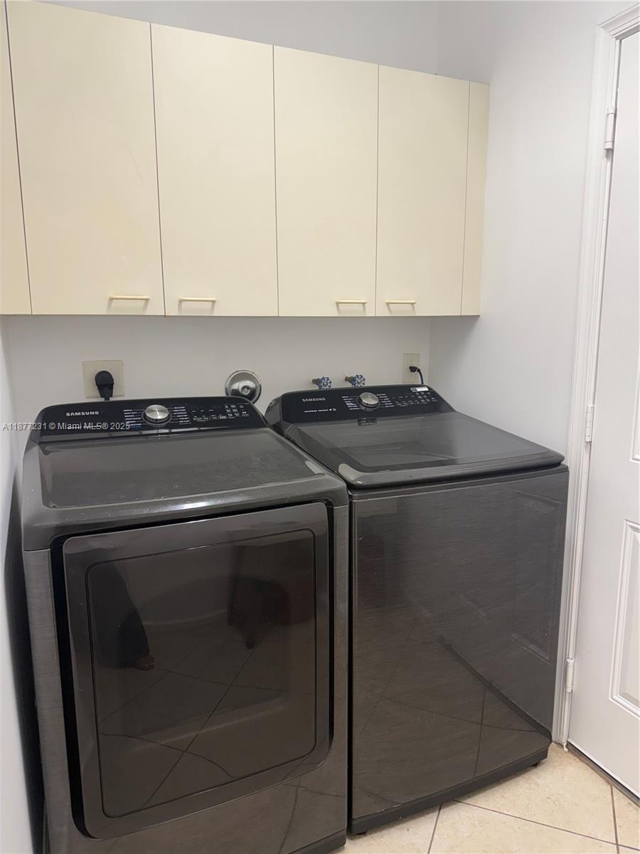 OLYMPIA 2 - Residential Lease