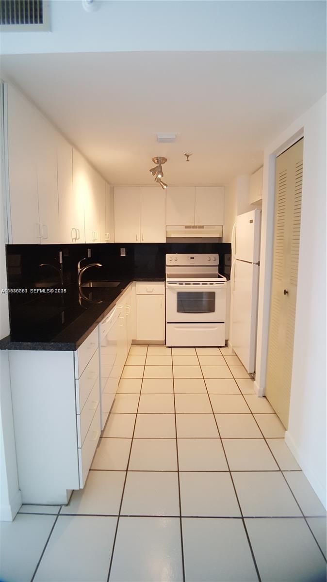 PARK BEACH CLUB CONDO - Residential