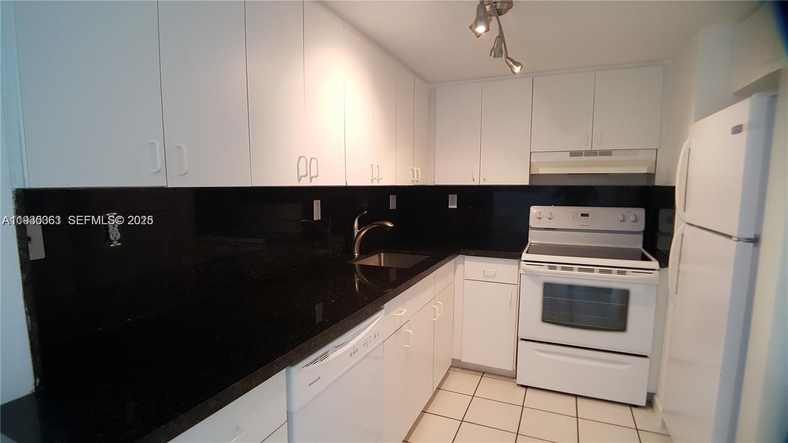 PARK BEACH CLUB CONDO - Residential