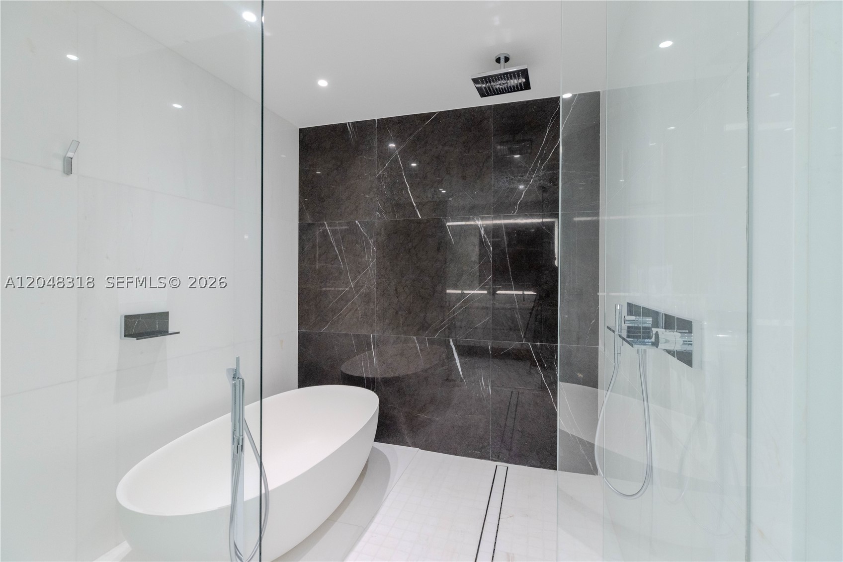 ASTON MARTIN RESIDENCES - Residential