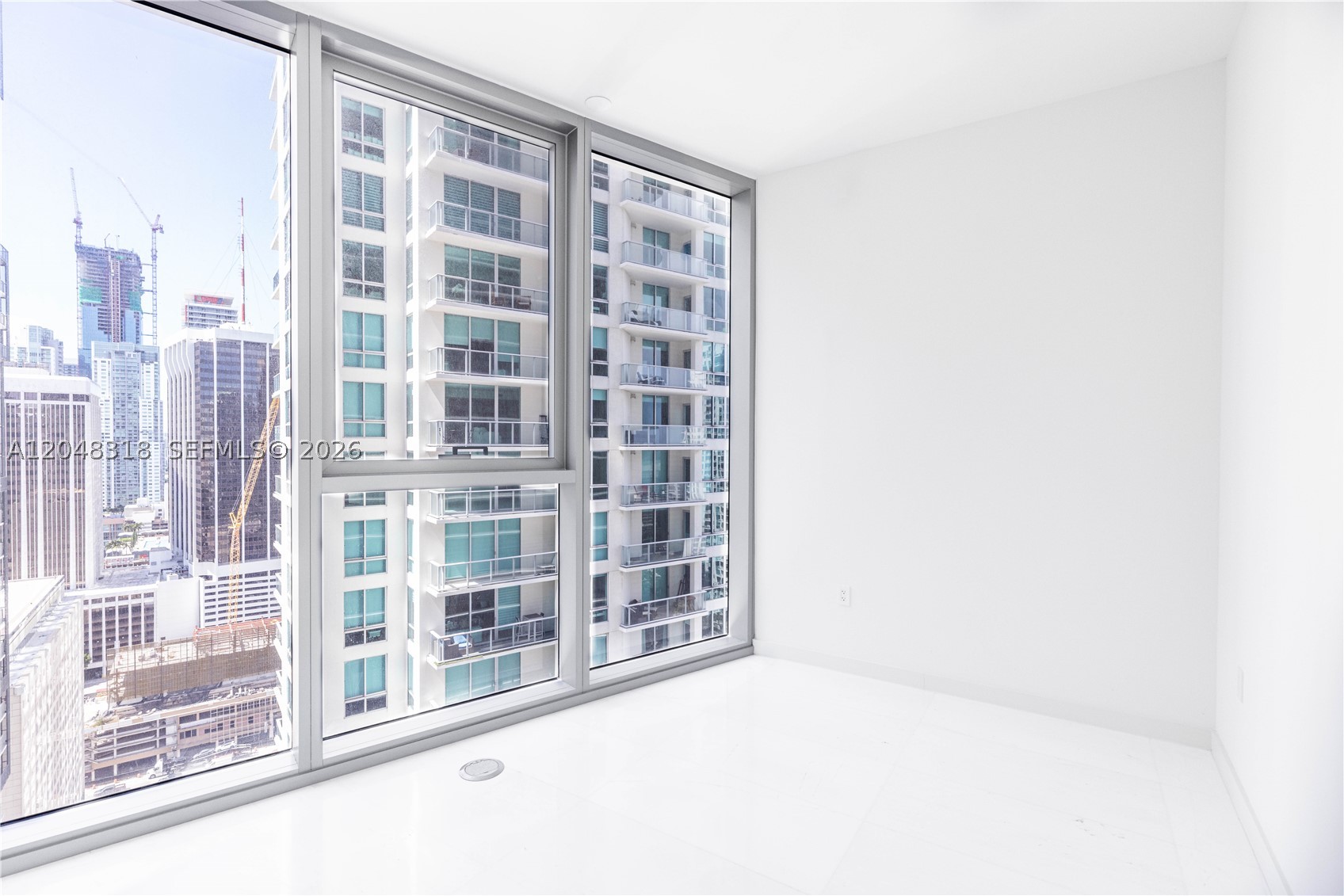 ASTON MARTIN RESIDENCES - Residential