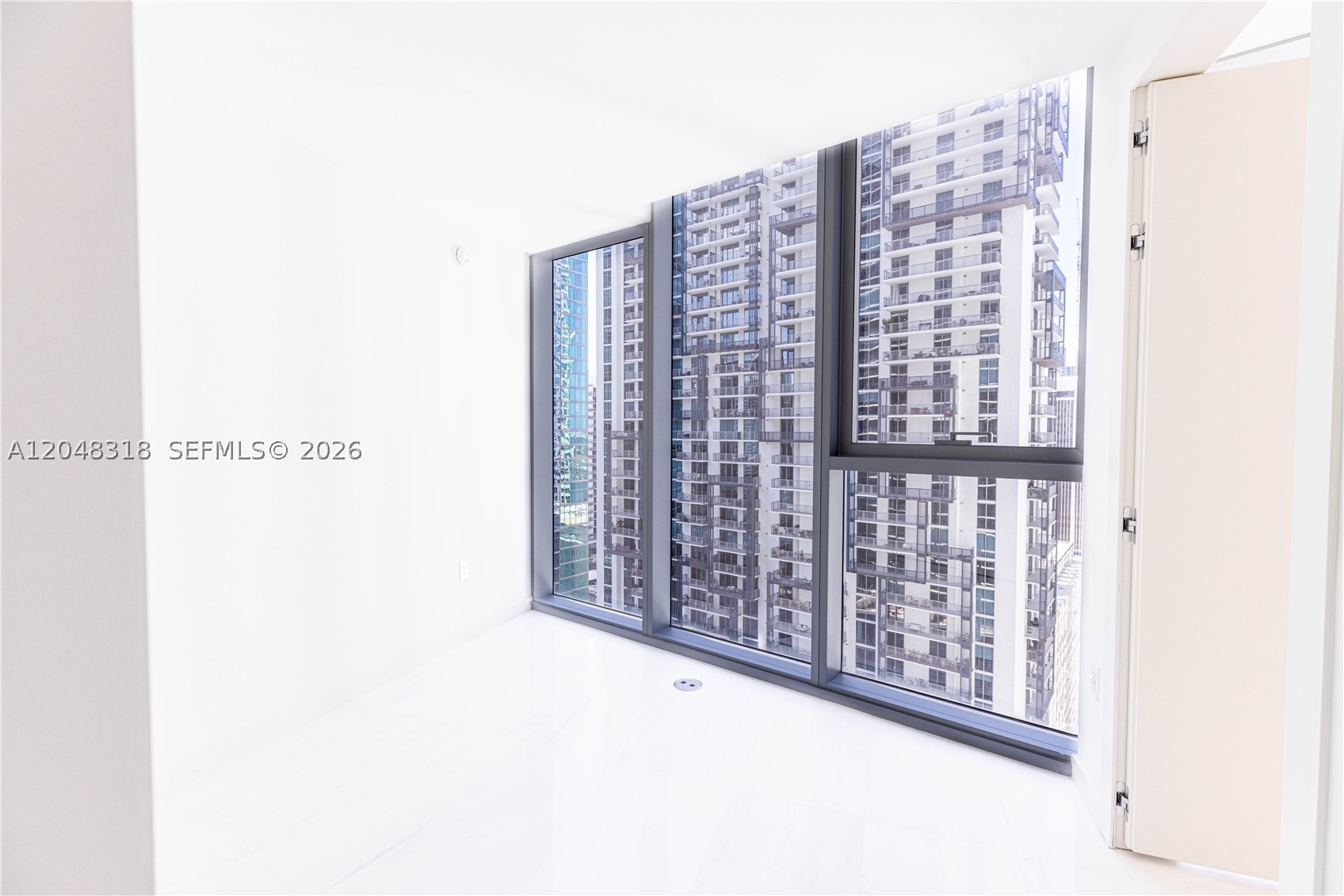 ASTON MARTIN RESIDENCES - Residential