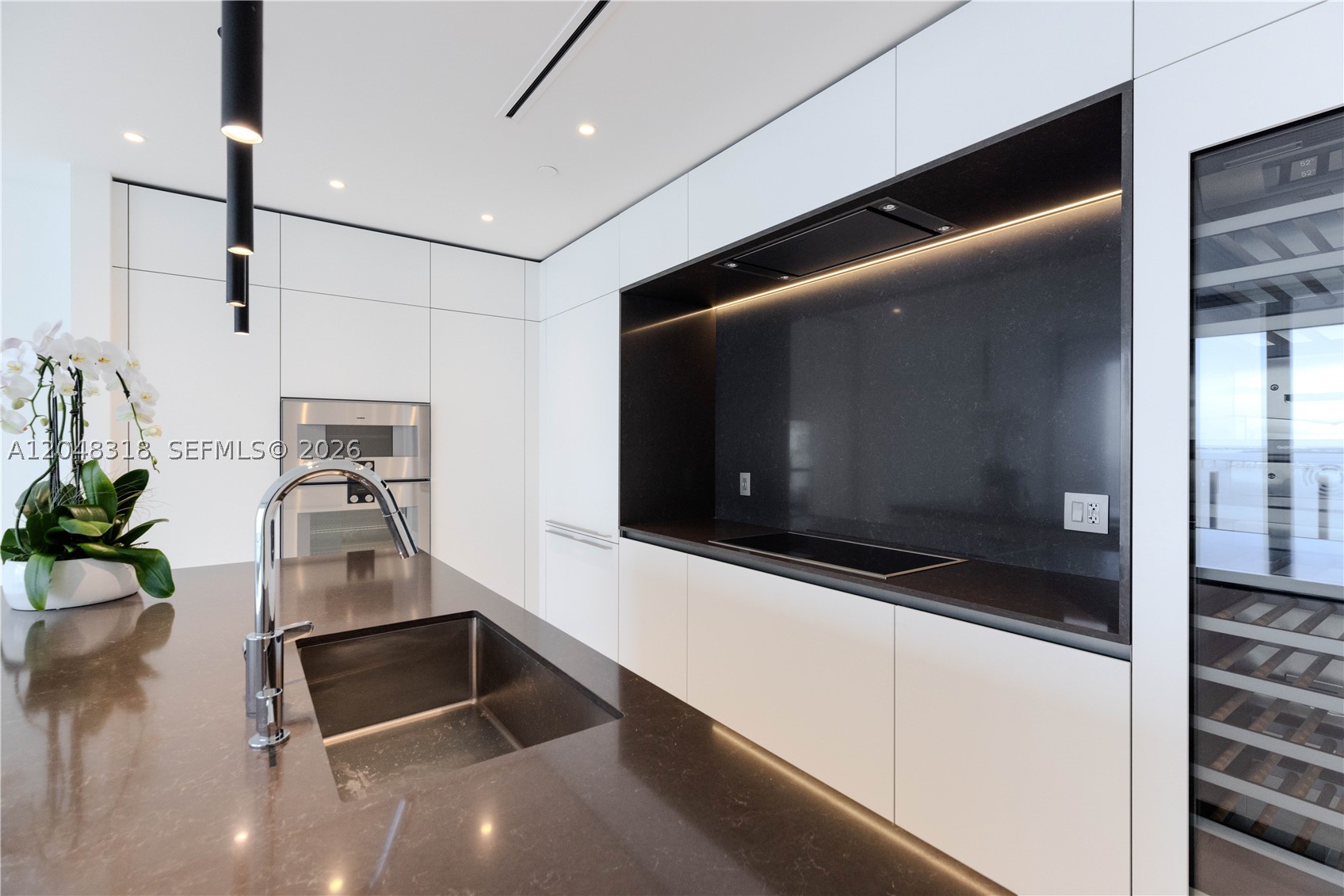 ASTON MARTIN RESIDENCES - Residential