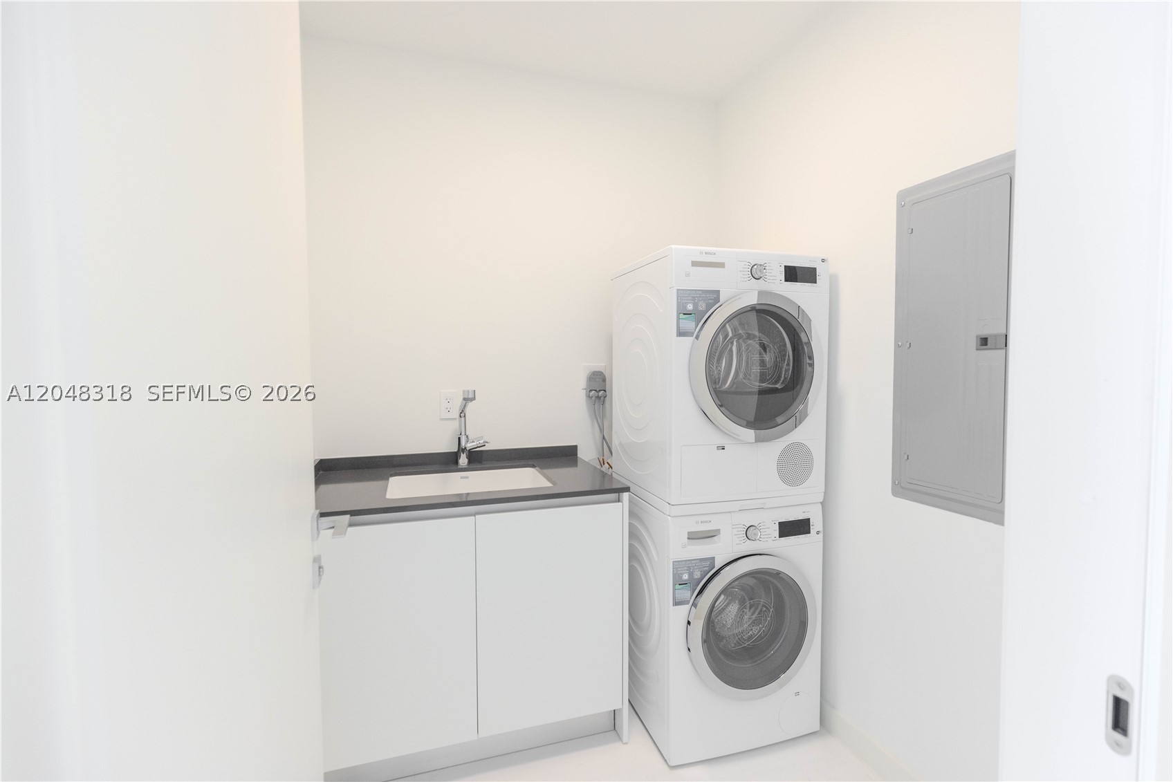 ASTON MARTIN RESIDENCES - Residential