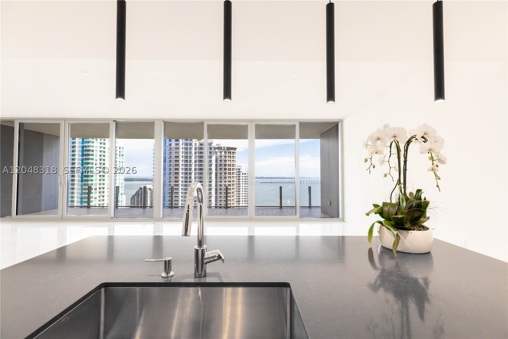 ASTON MARTIN RESIDENCES - Residential