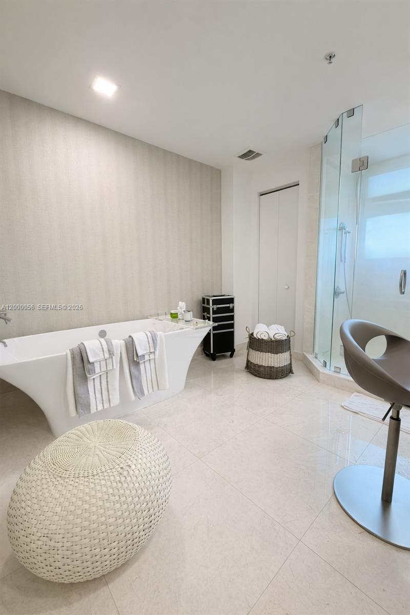 MARINA PALMS RESIDENCES N - Residential Lease