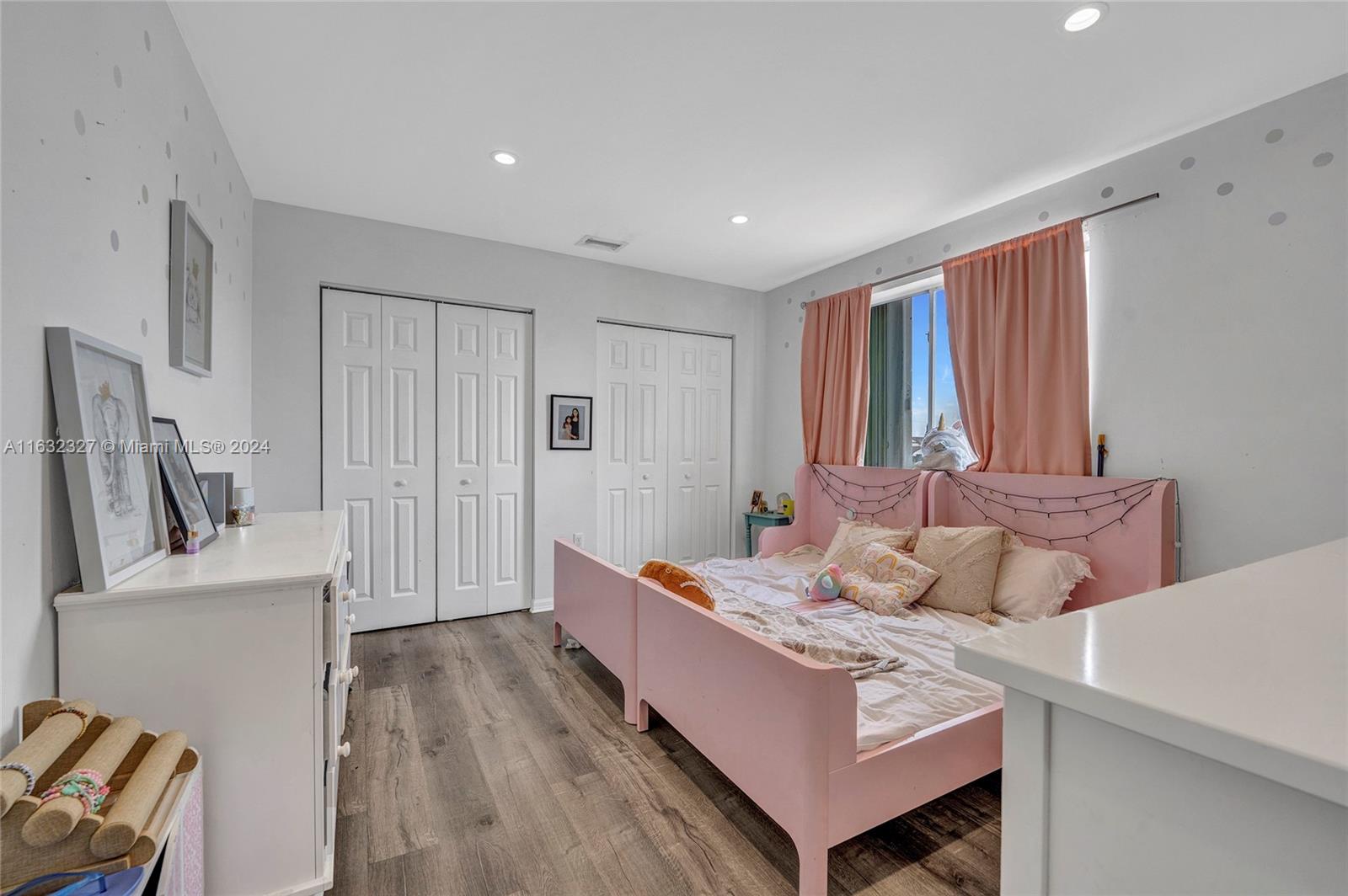 IMPERIAL GROUP - Residential