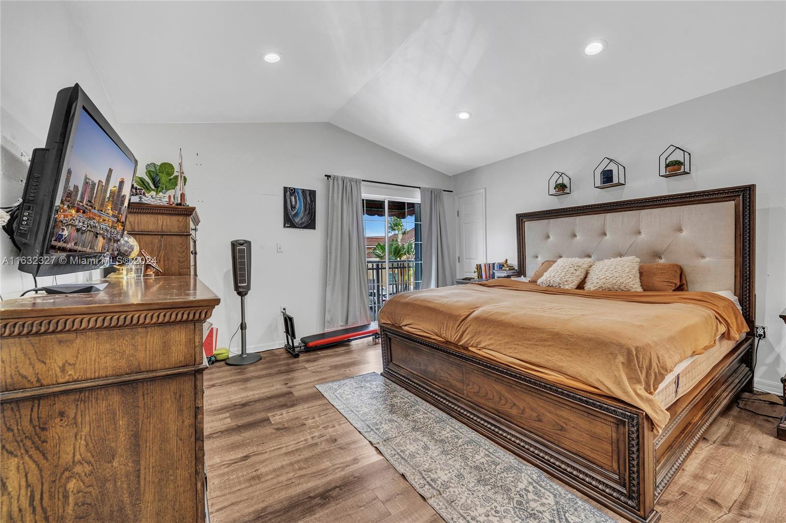 IMPERIAL GROUP - Residential