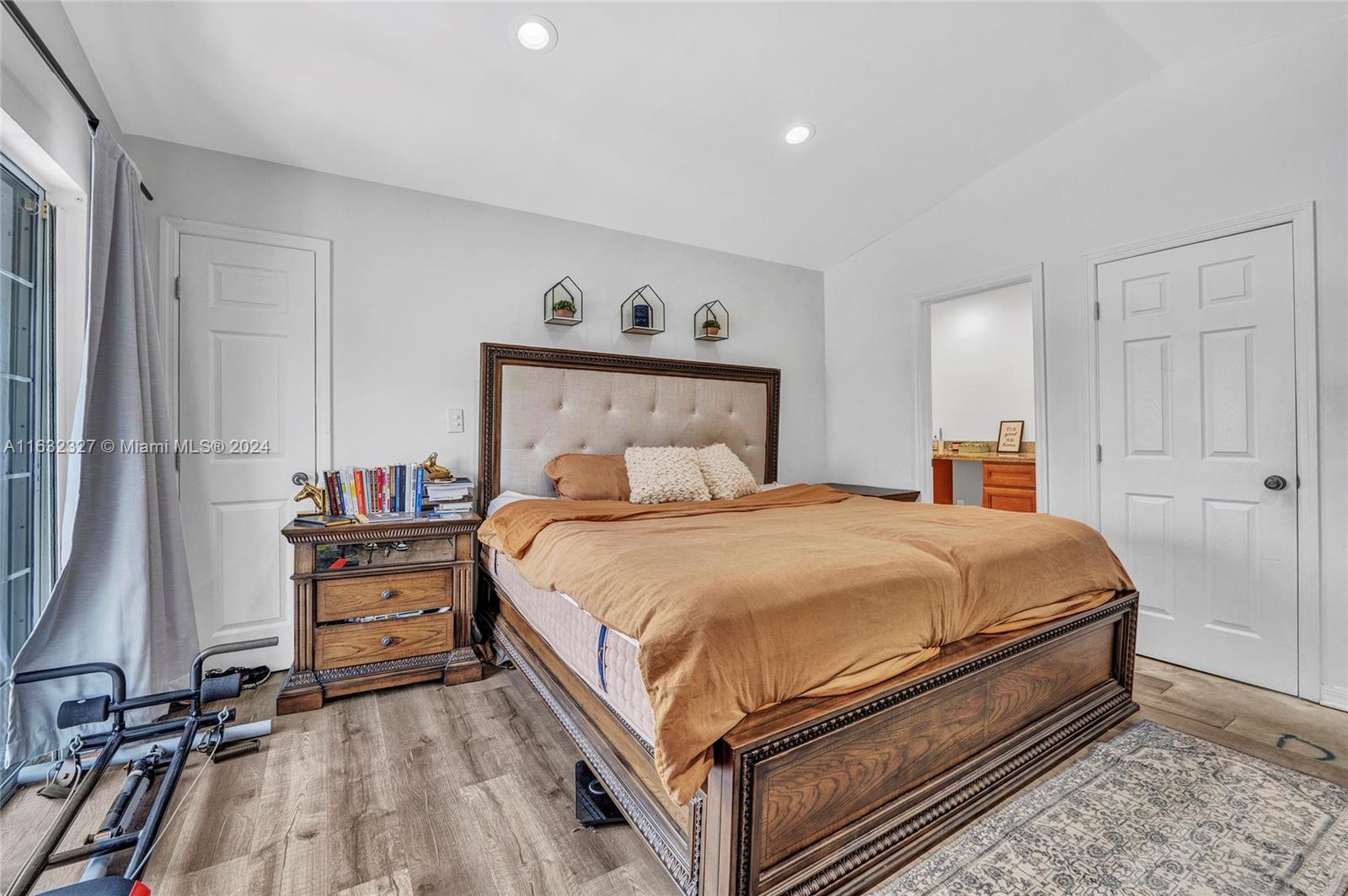 IMPERIAL GROUP - Residential