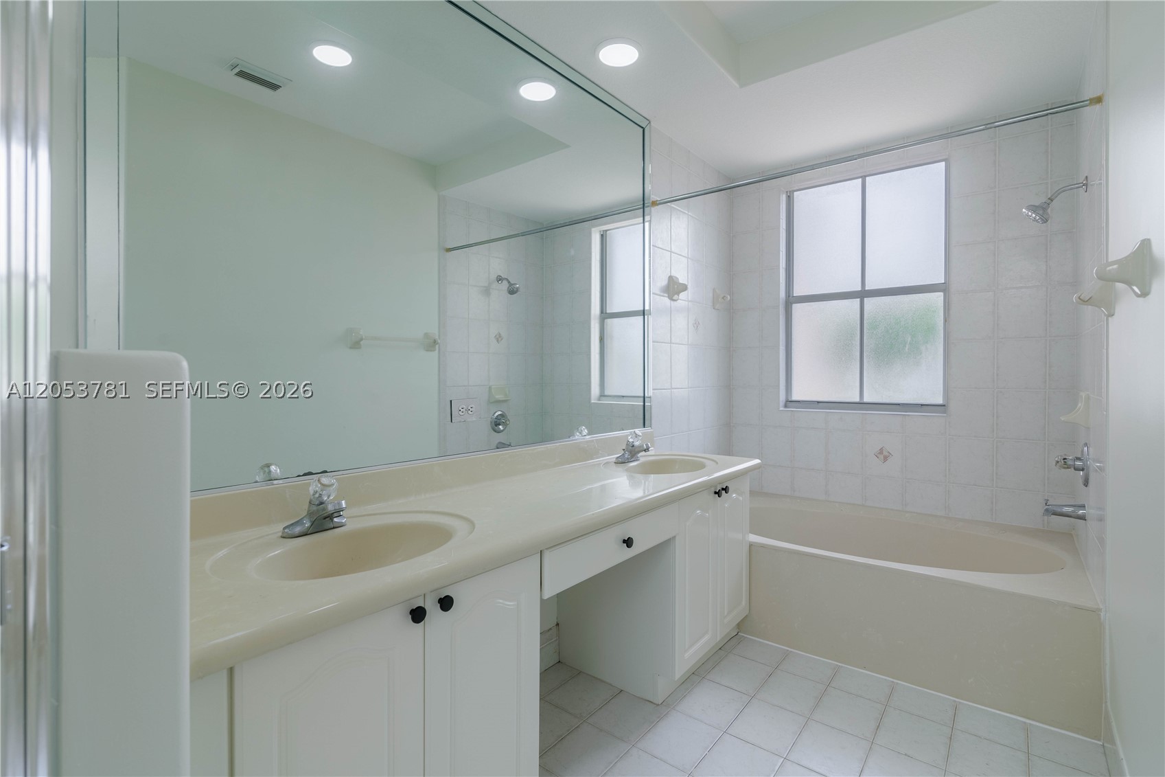 COSTA DORADA - Residential Lease