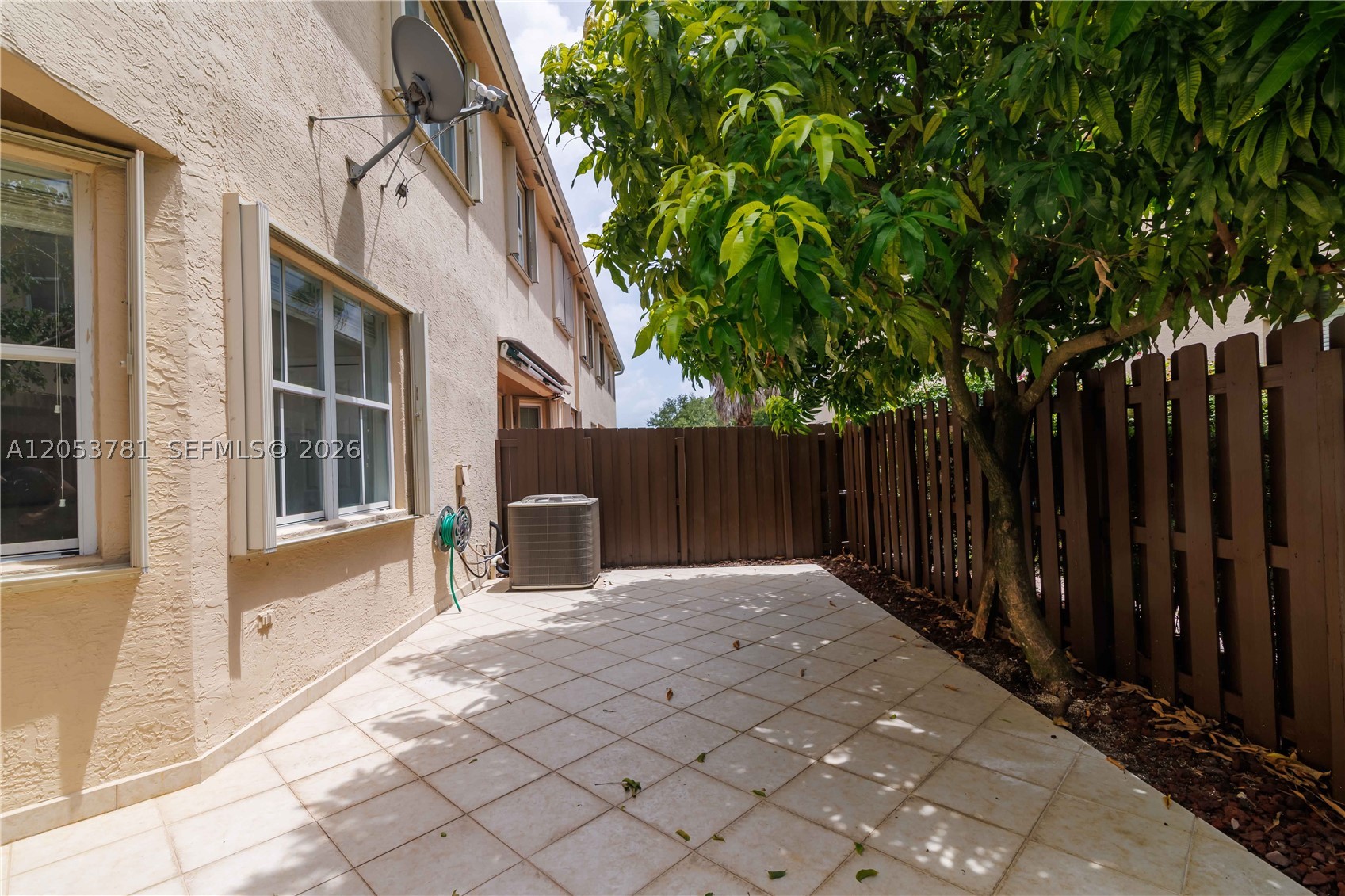 COSTA DORADA - Residential Lease